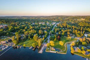 Cazenovia Lake House thumbnail 33