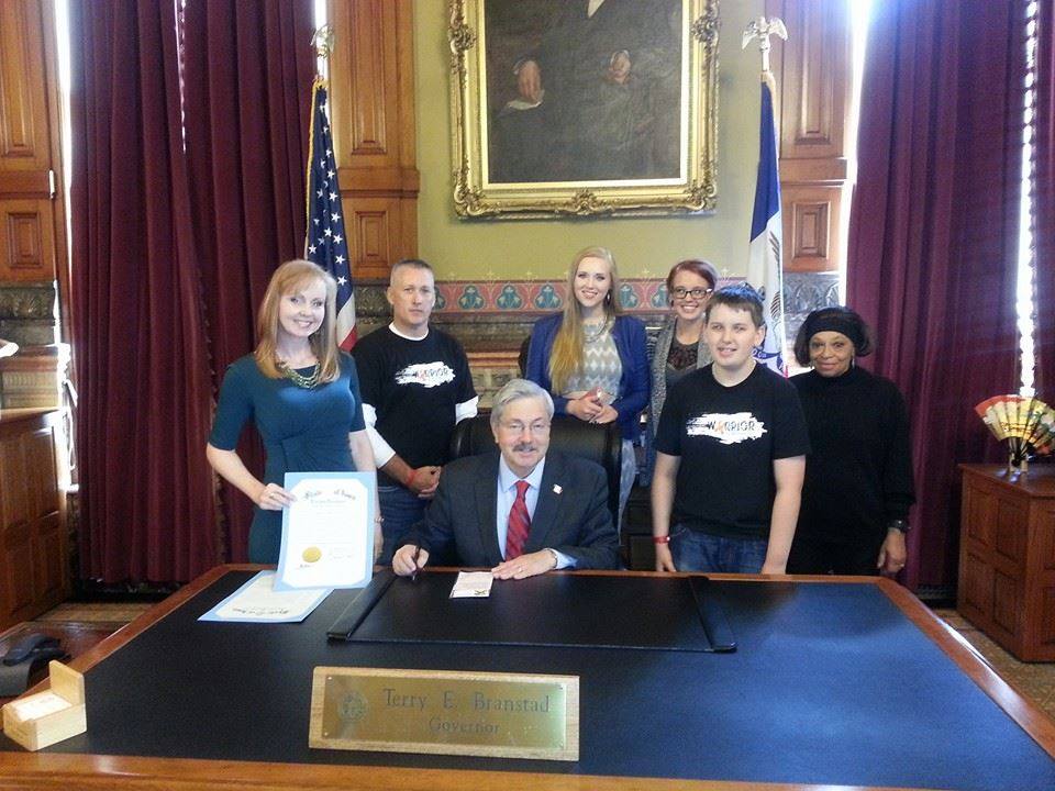 iowasigning2.jpg