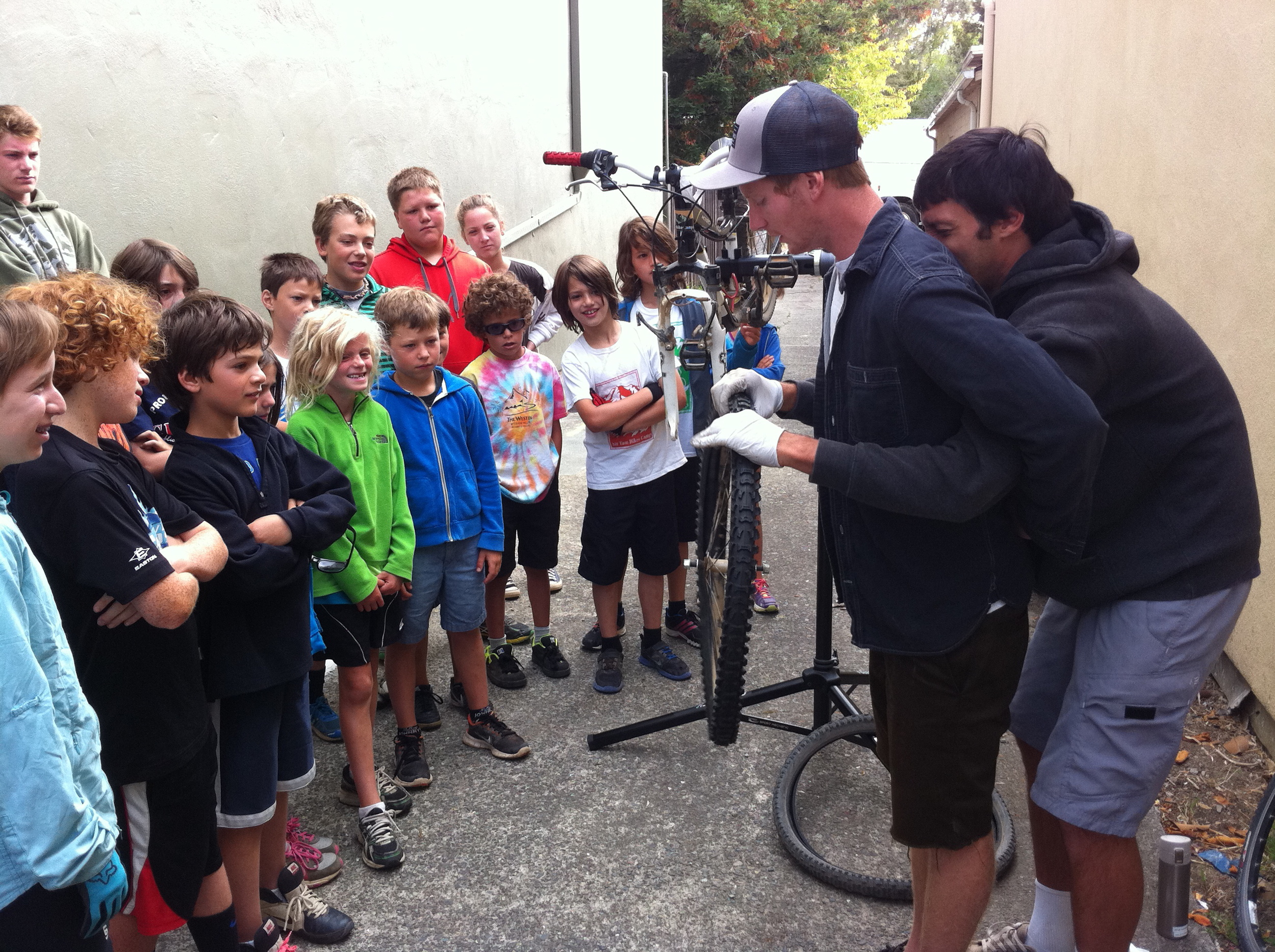 Mt Tam Bikes Campers learning how to change flat tires in Mill Valley 