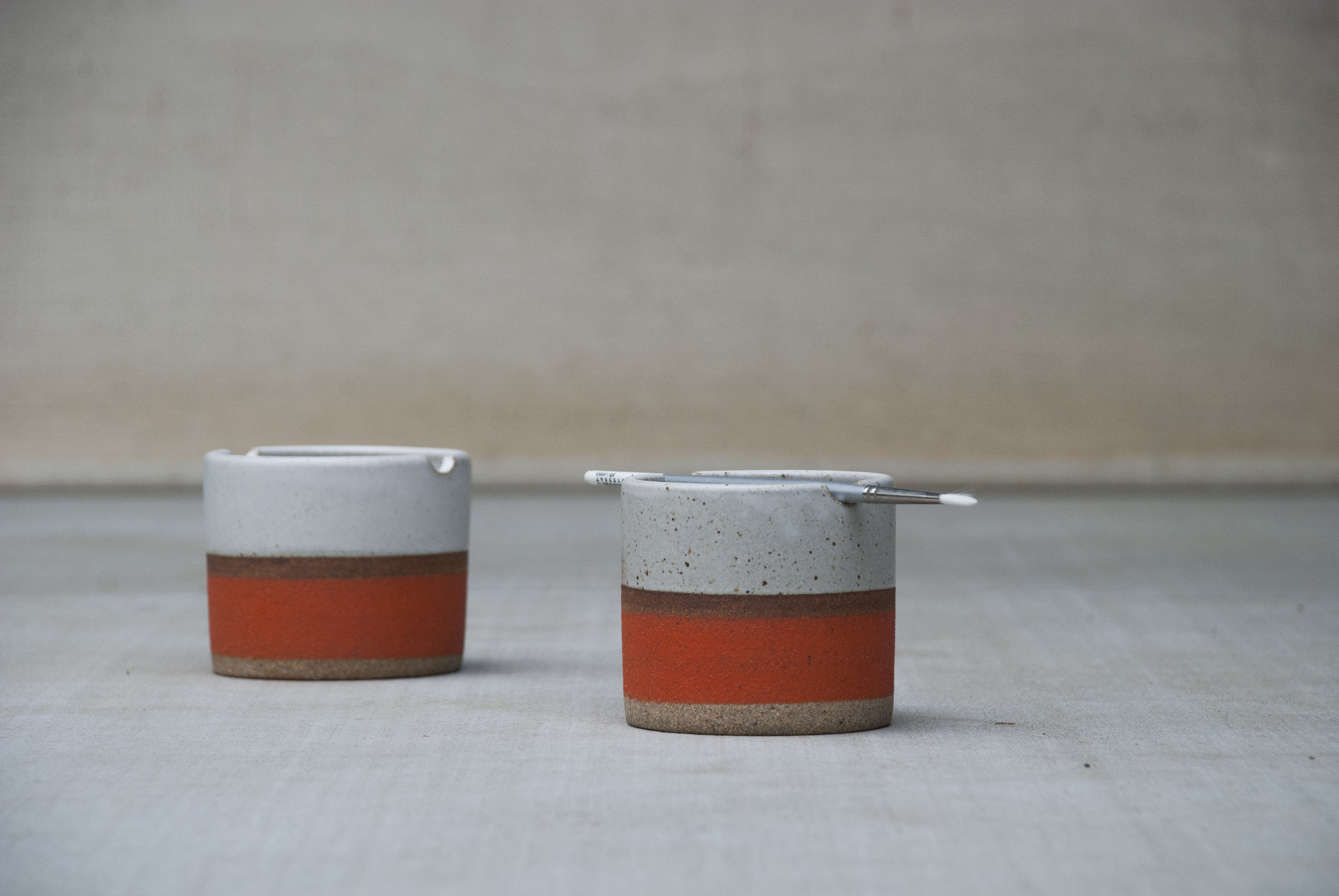 Red brown line brush cup.jpg