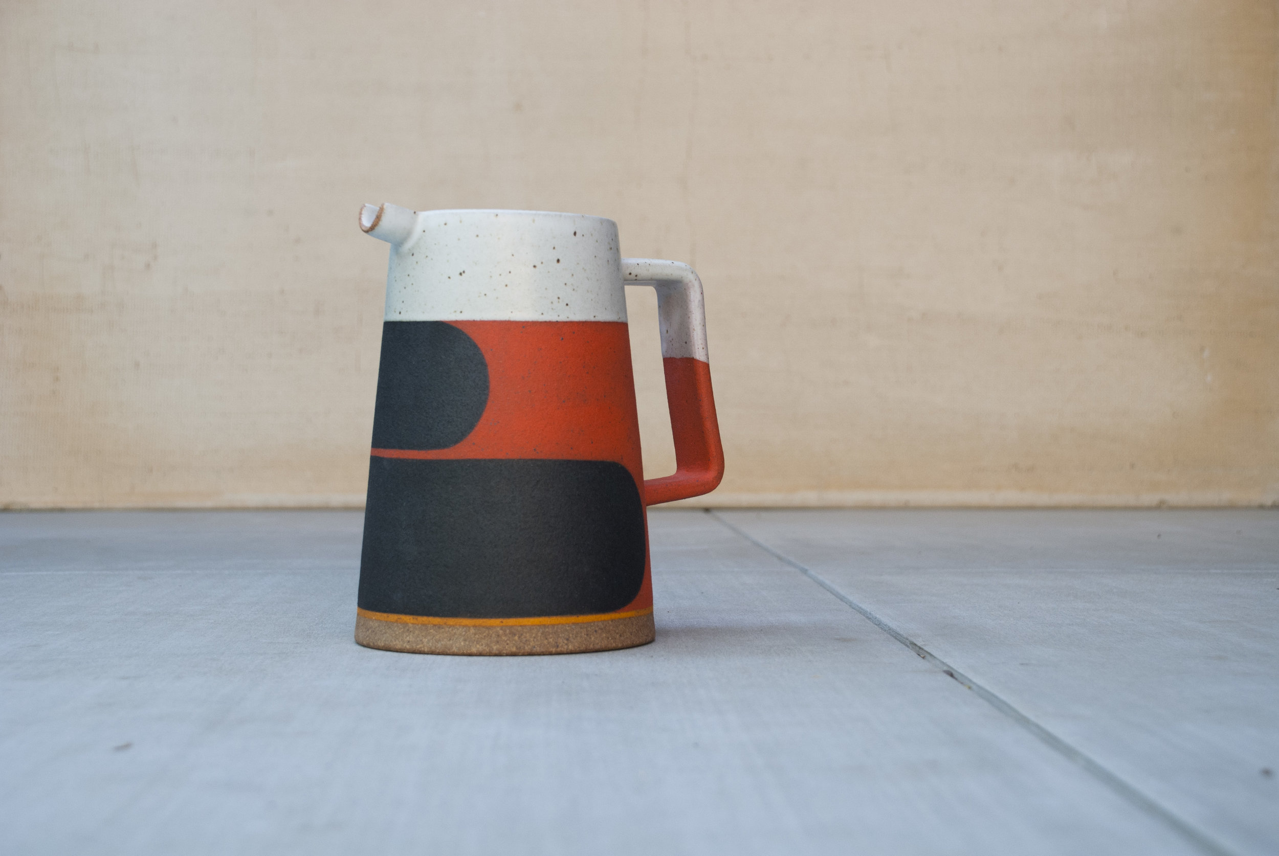 Red and Black B pitcher01.jpg