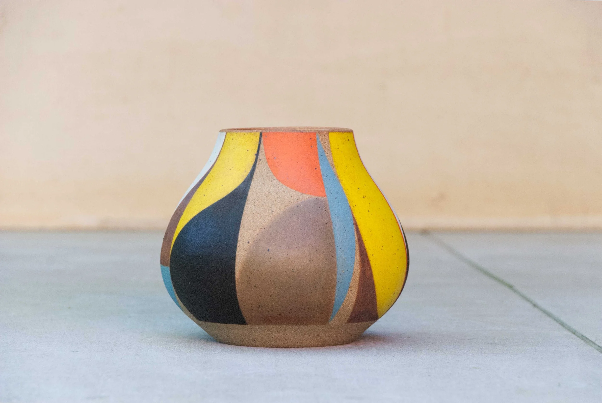 Rounded Pattern VaseA_L02.jpg