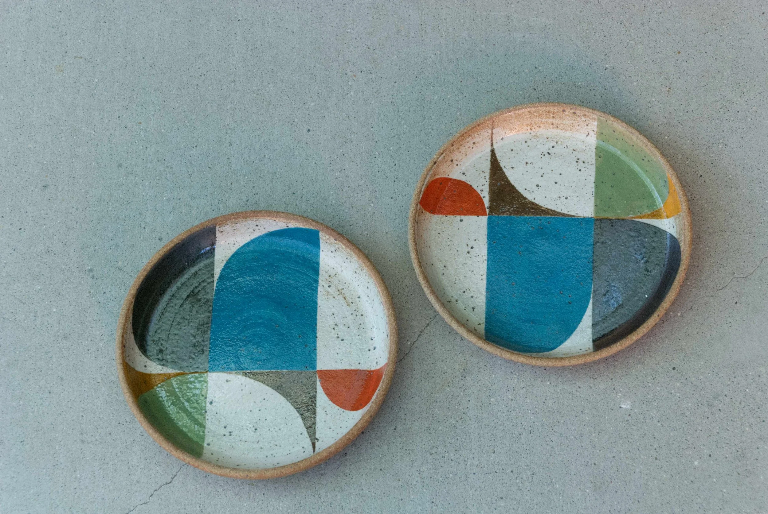 Pattern small dishes blue red 01.jpg