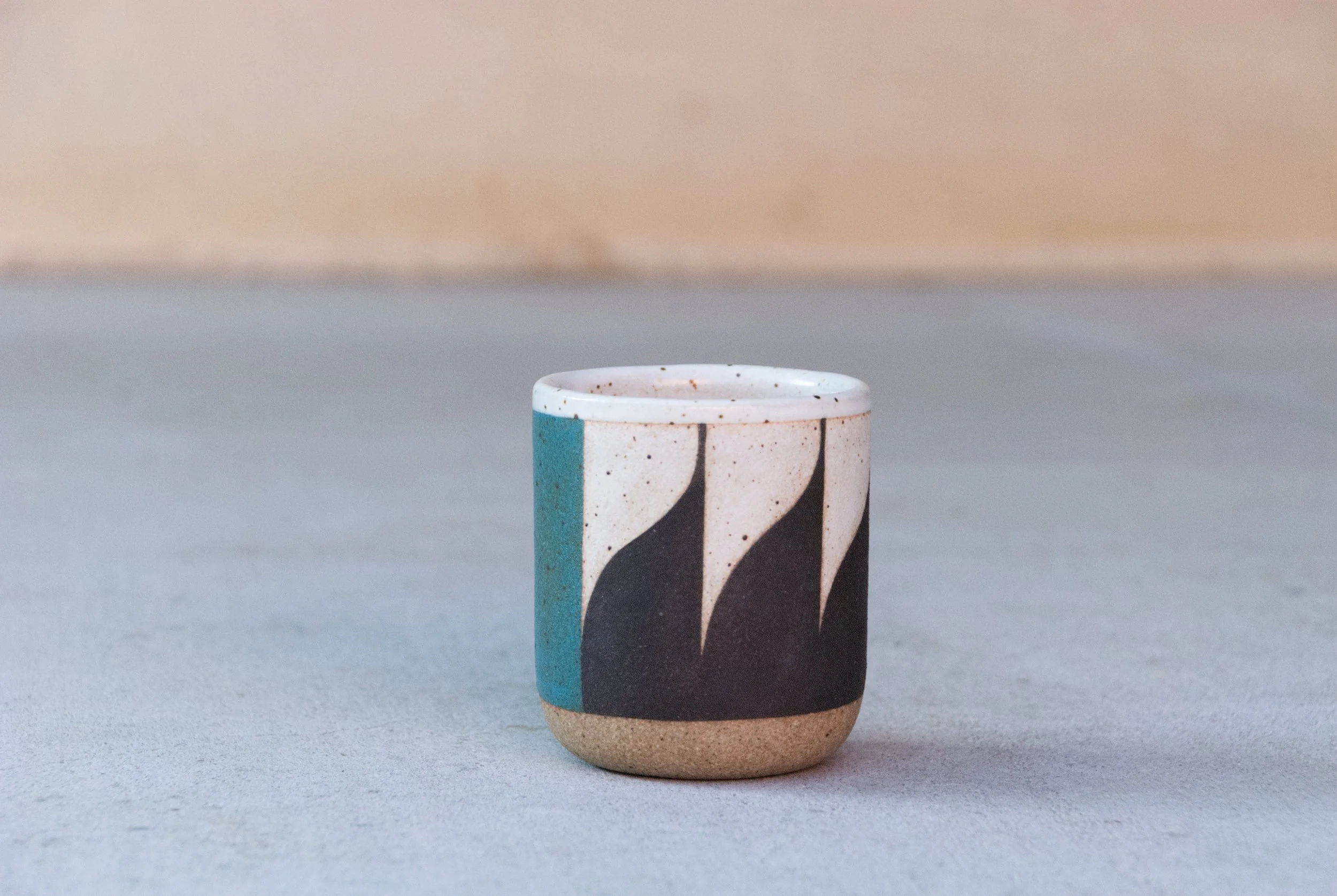 Plume green small cup 01.jpg