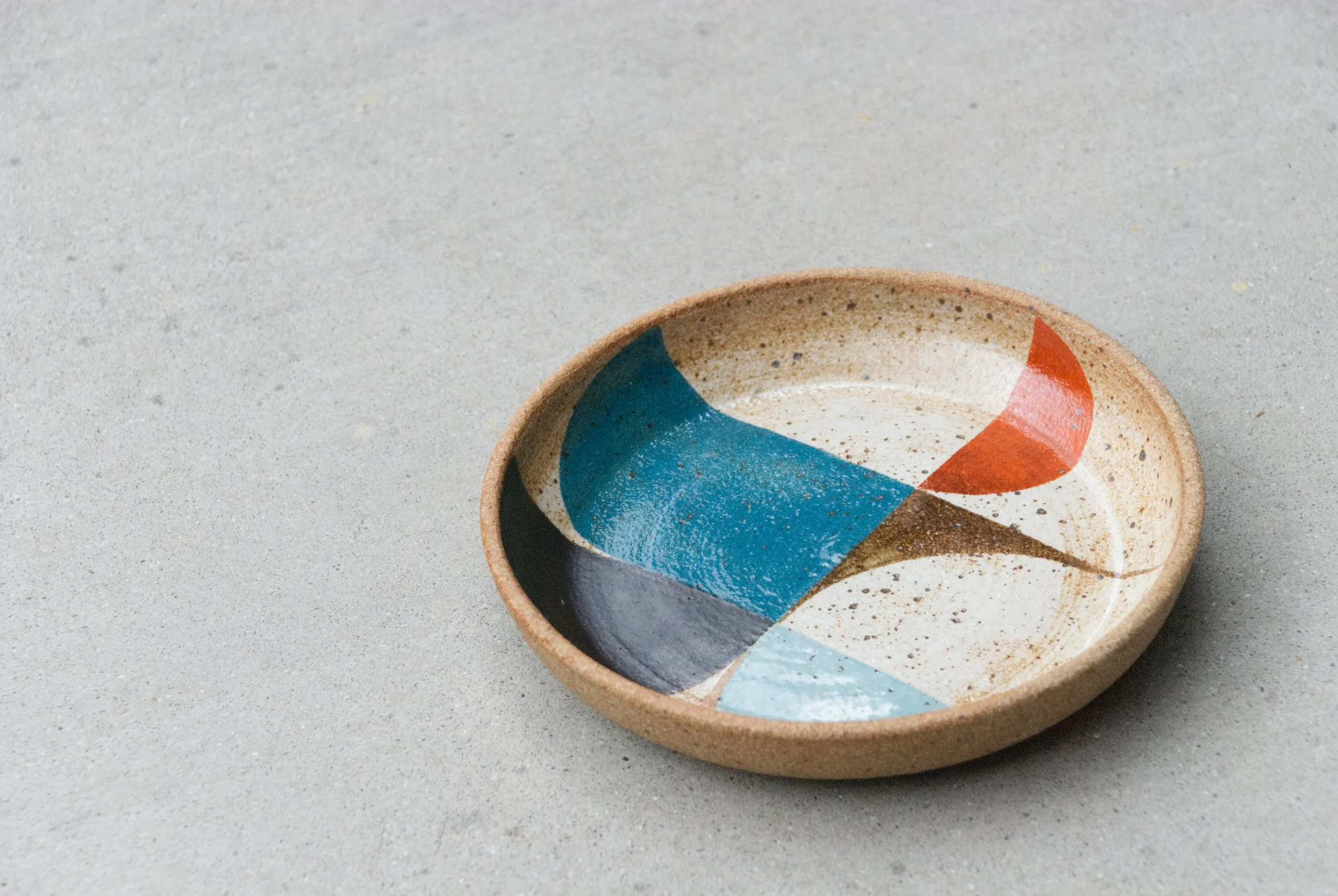 Pattern Dish Blue Red 02.jpg