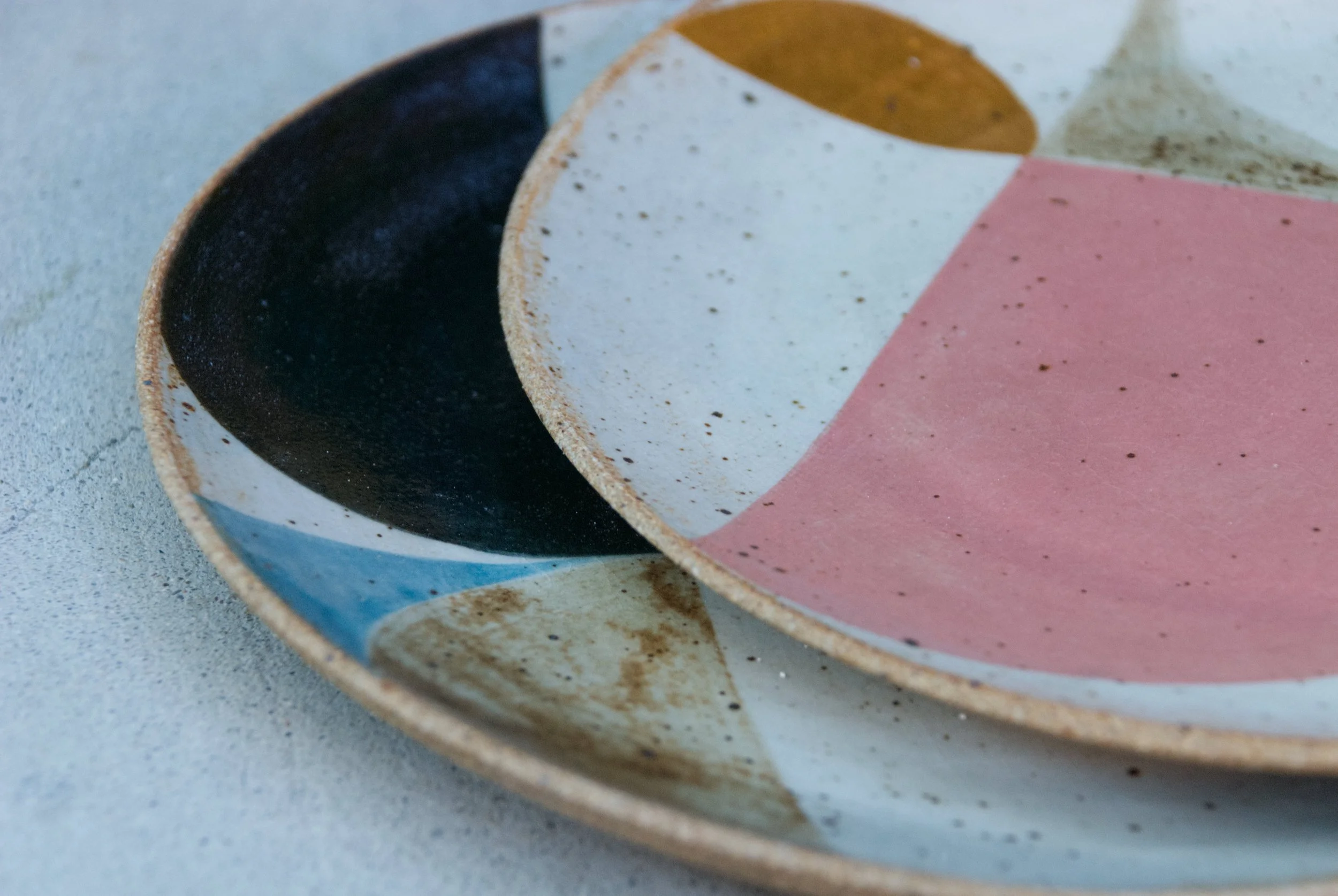 Pink Pattern Flat Dish 01.jpg