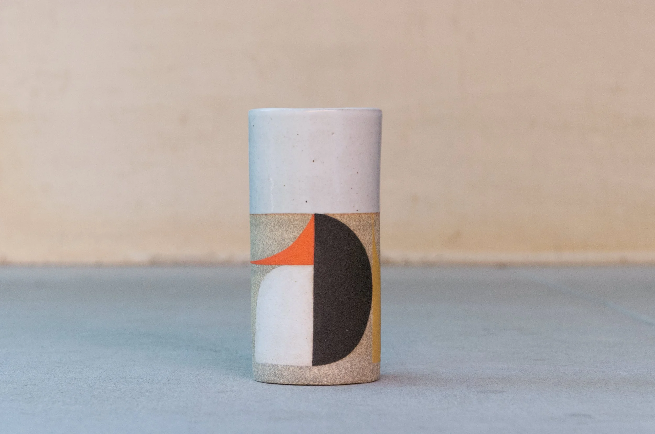 Small Cylender Pattern Vase 01.jpg