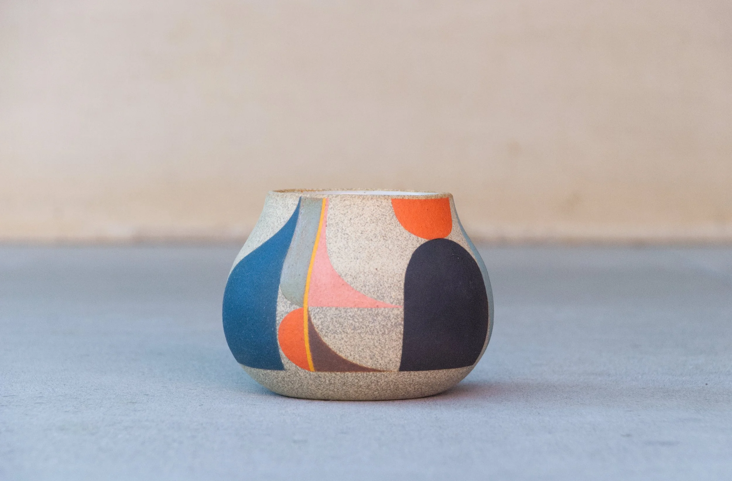 Low Pattern Vase B04.jpg