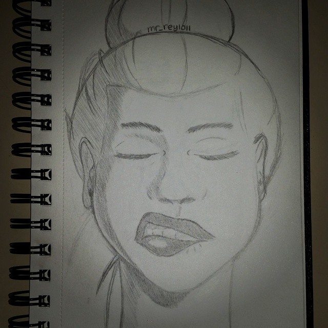 No makeup. All attitude. #sketchdaily #sketch #sketchbook #sketchart #illustration #meanmuggin #lipbiting #woman #blackandwhite #pencil #paper #art #attitude #lightshading #draw #downtime #drawing #feedback #girl #bun #nomakeup #mr_rey1011
