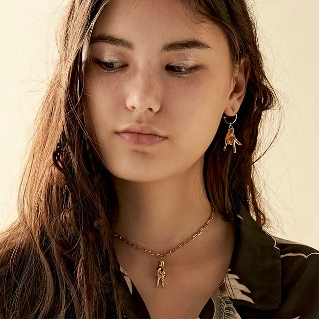 JIWONCHOI_RingoNecklace_Portrait.jpg