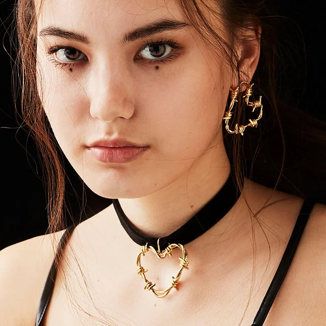 JIWONCHOI_FetishChoker_Portrait.jpg