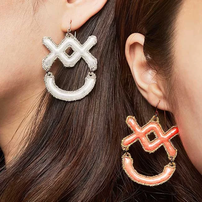 JIWONCHOI_BipolarEarrings02.jpg