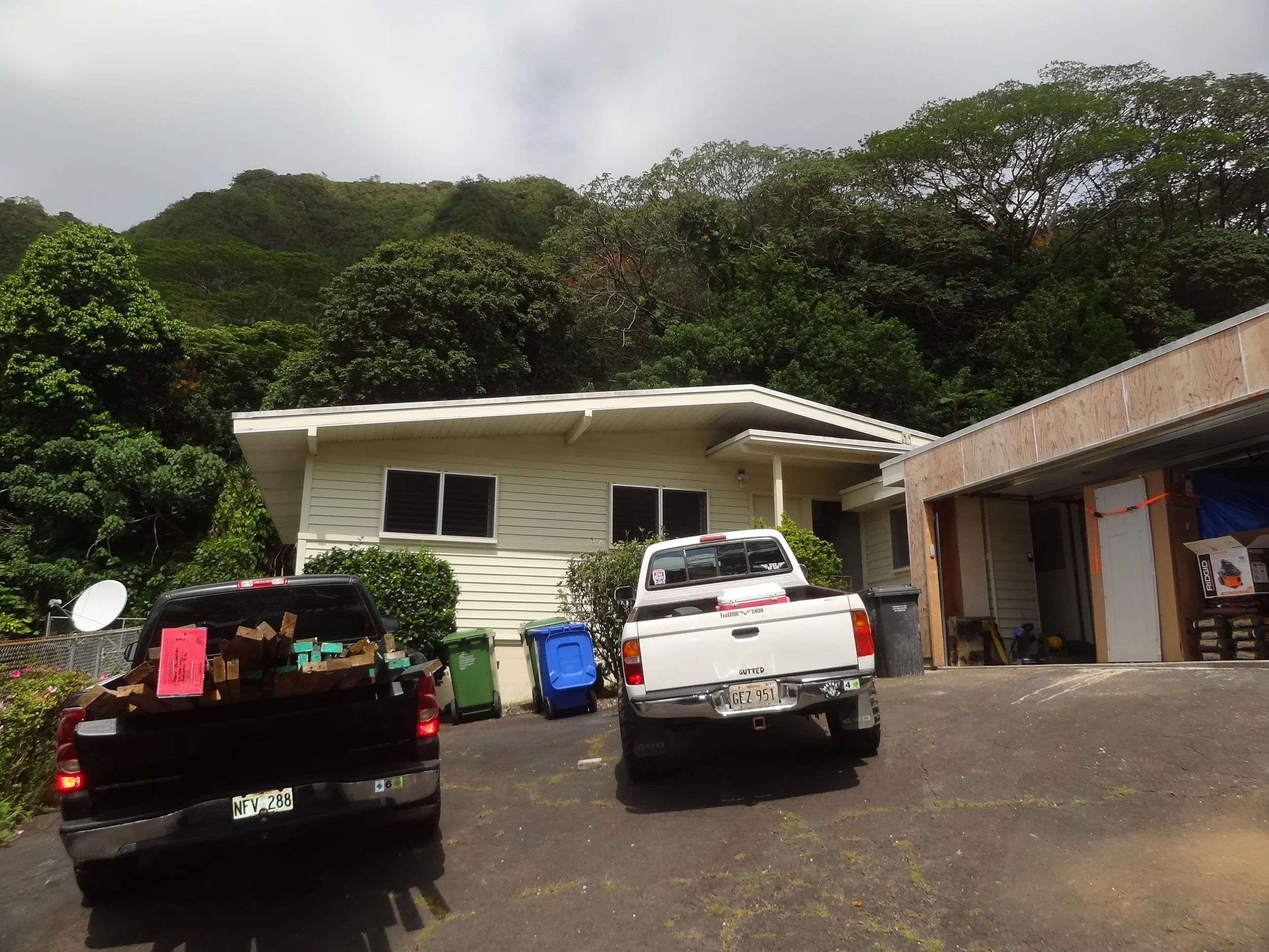 DECONSTRUCTION: Manoa House