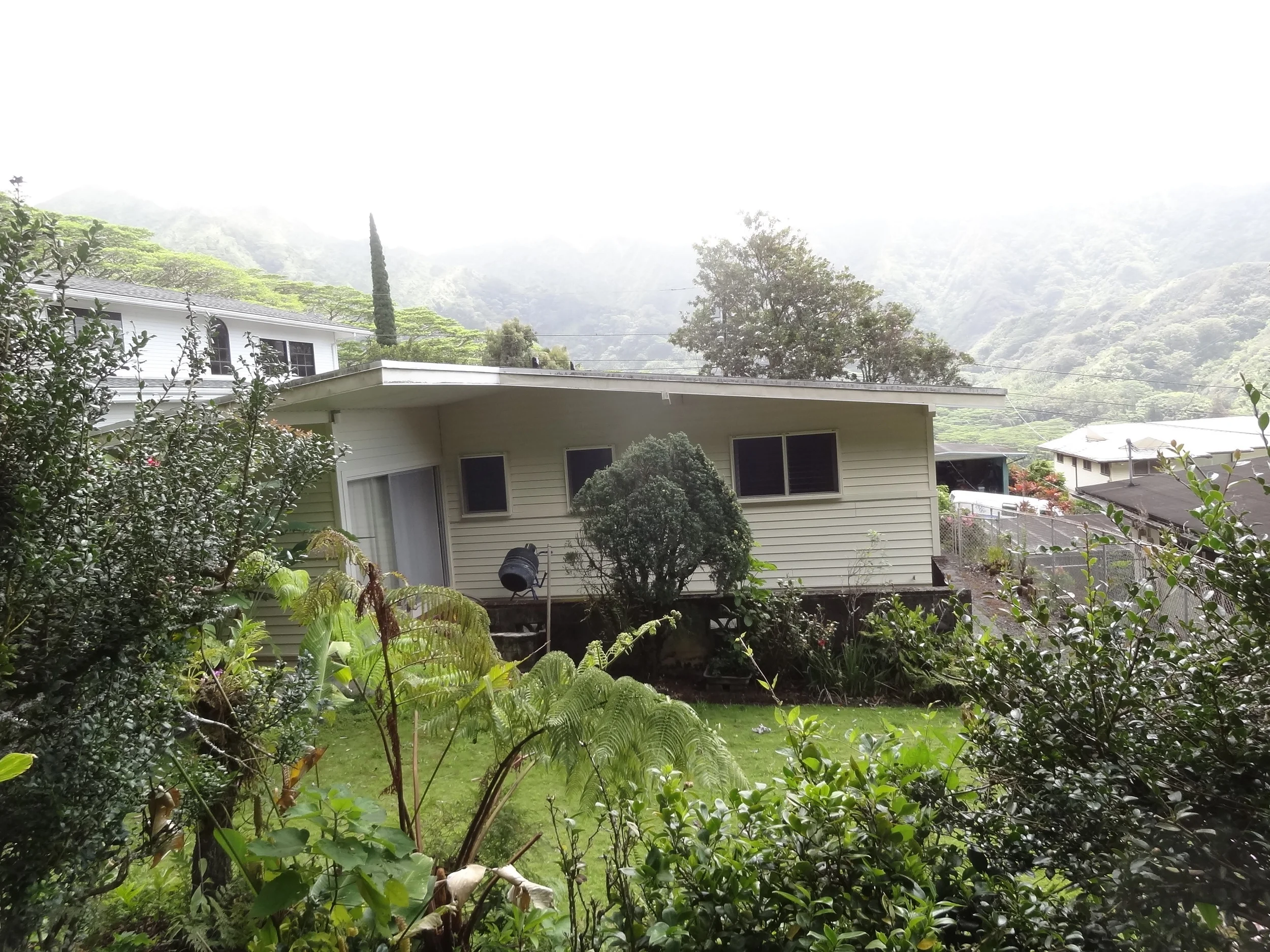 DECONSTRUCTION: Manoa House