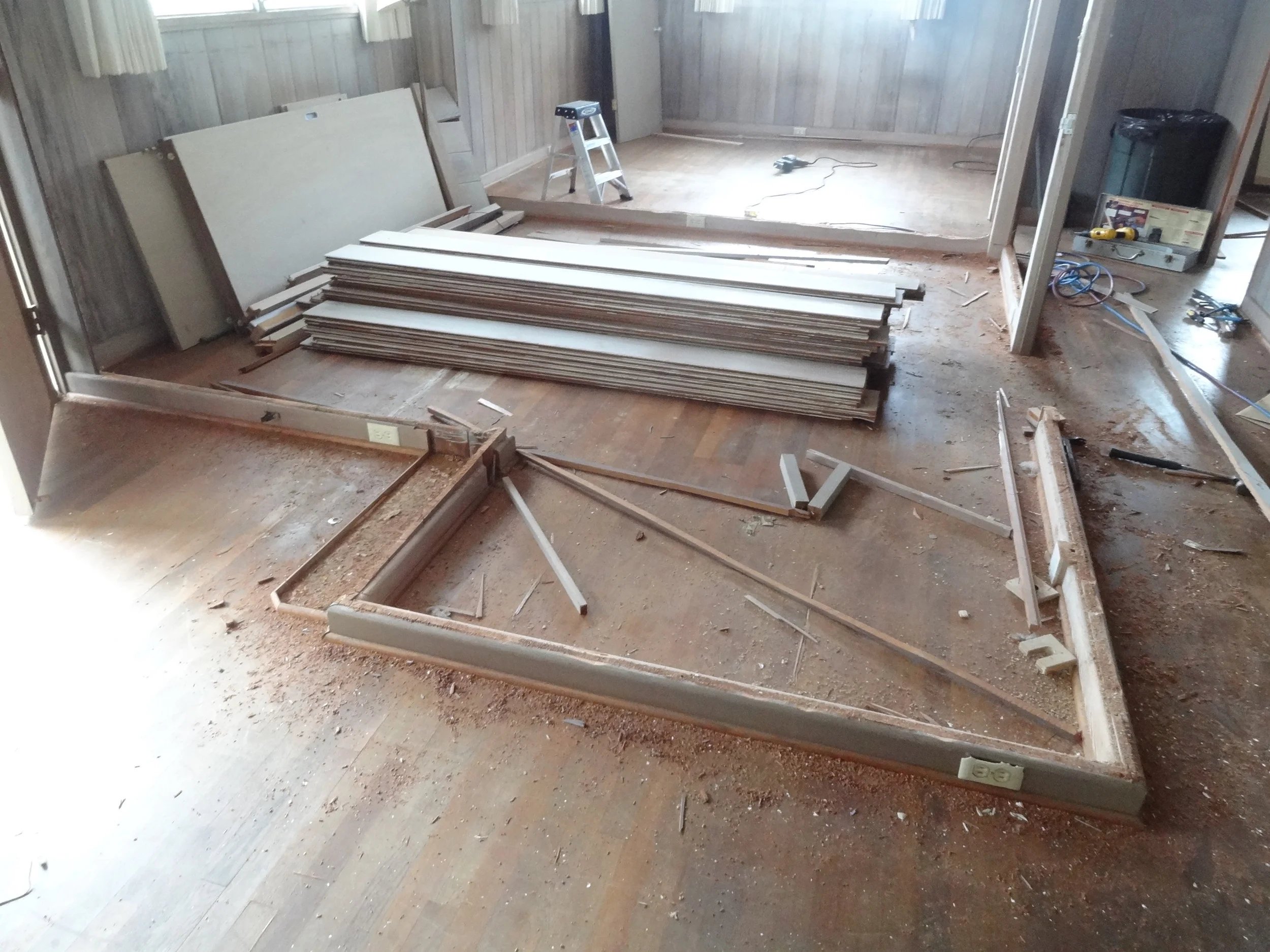 DECONSTRUCTION: Manoa House