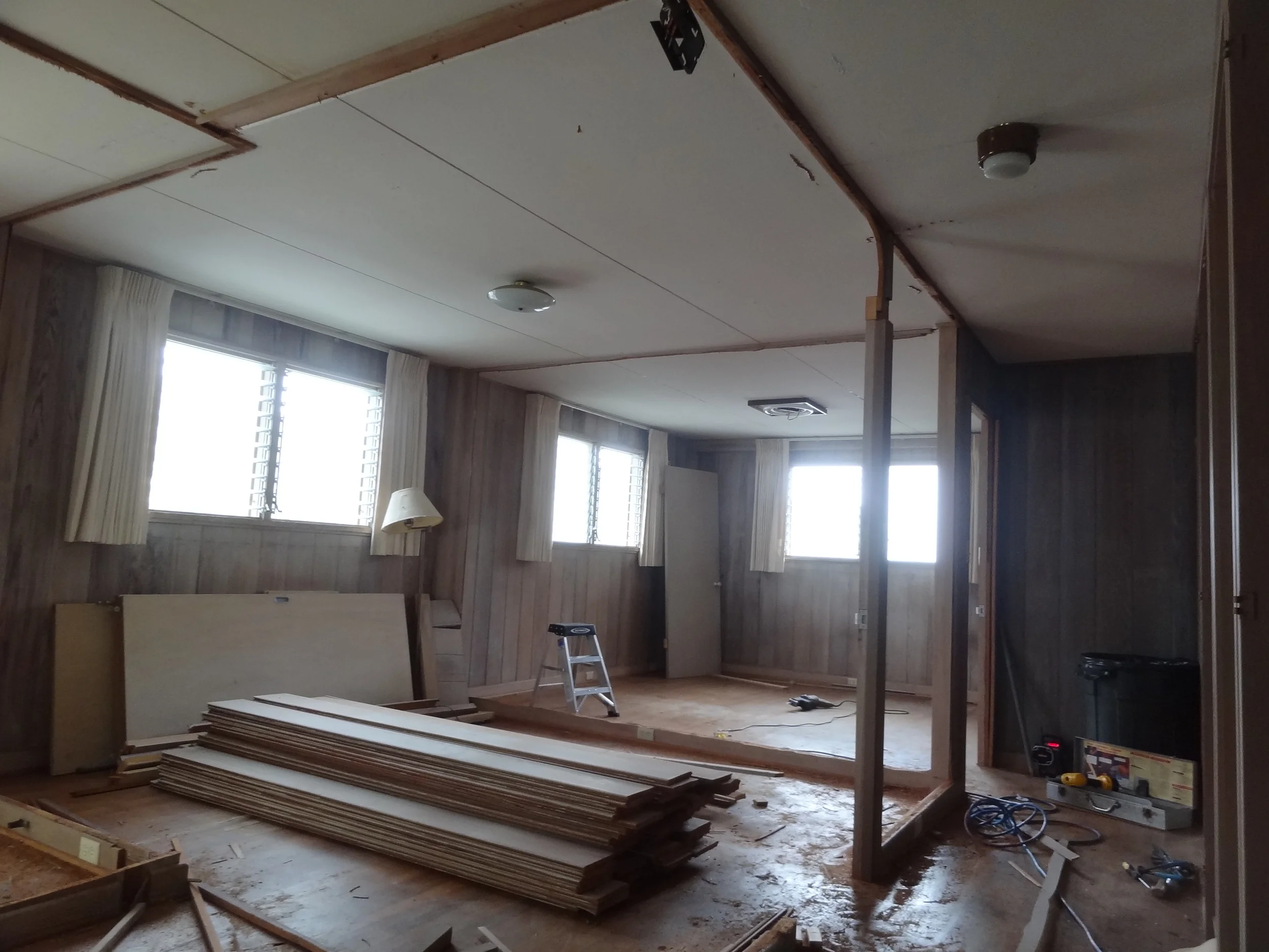 DECONSTRUCTION: Manoa House