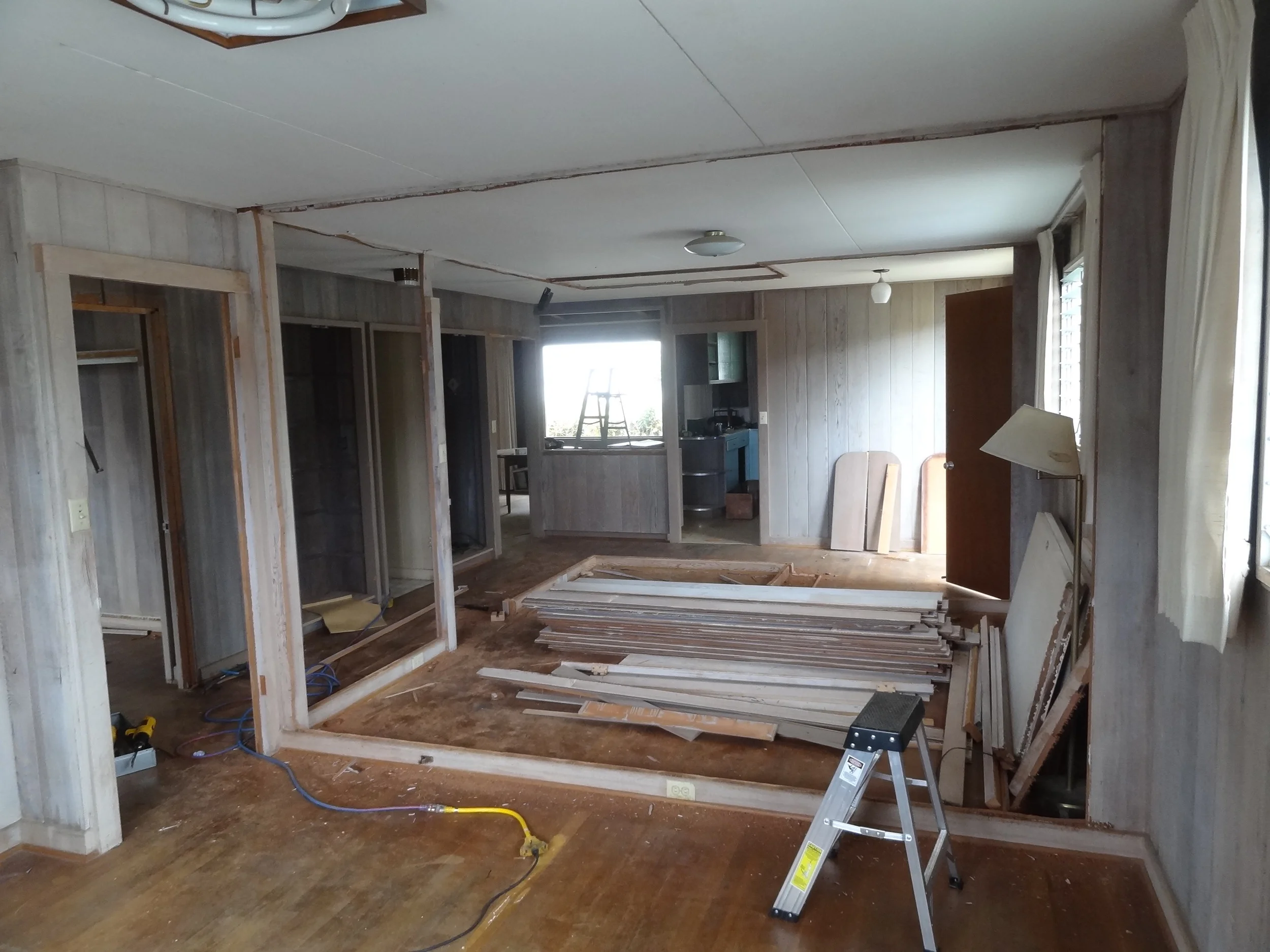 DECONSTRUCTION: Manoa House