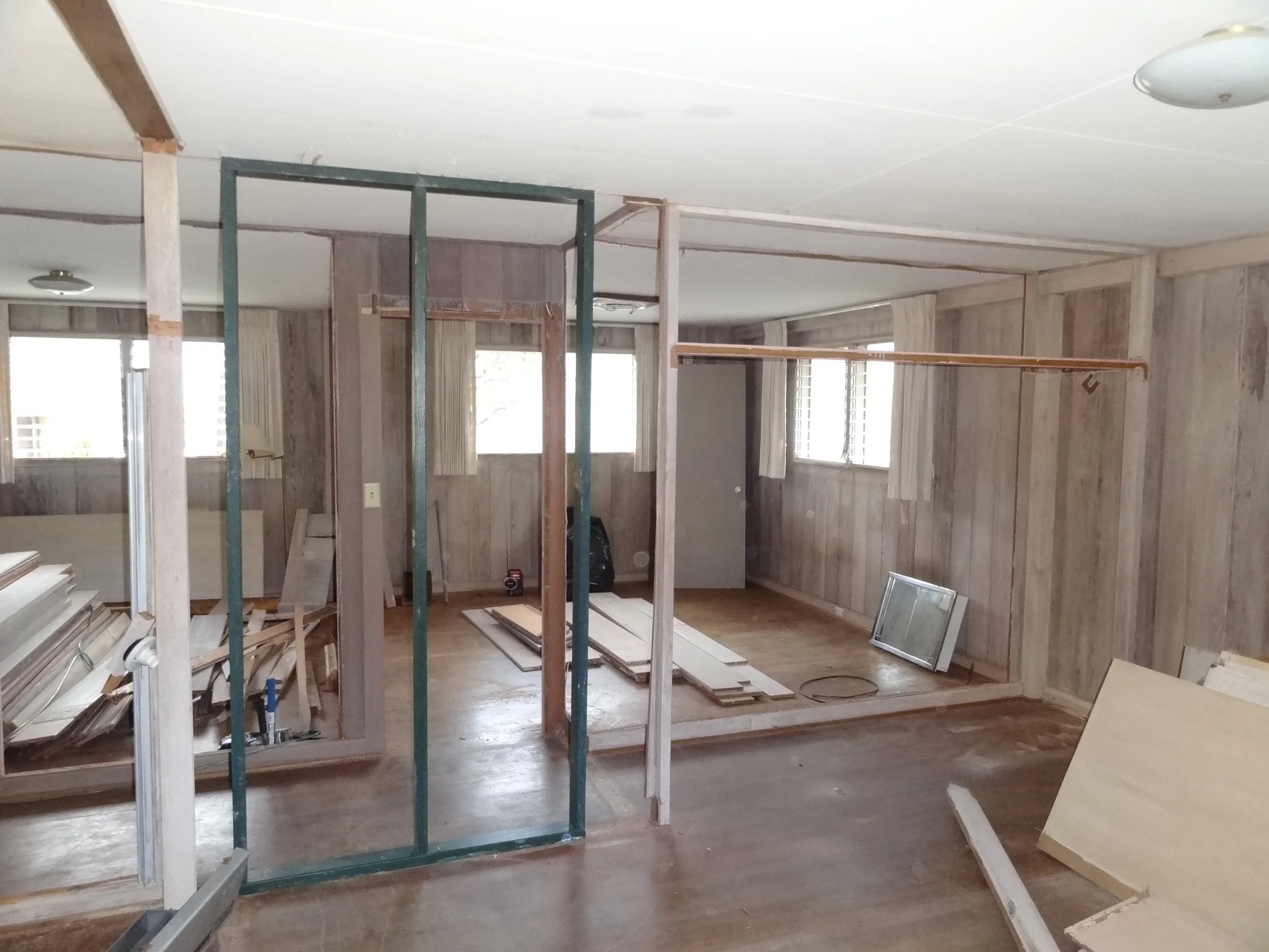 DECONSTRUCTION: Manoa House