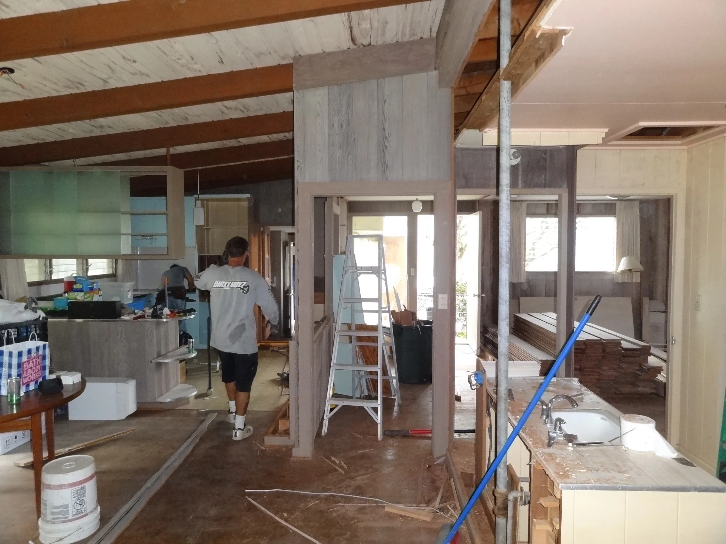 DECONSTRUCTION: Manoa House