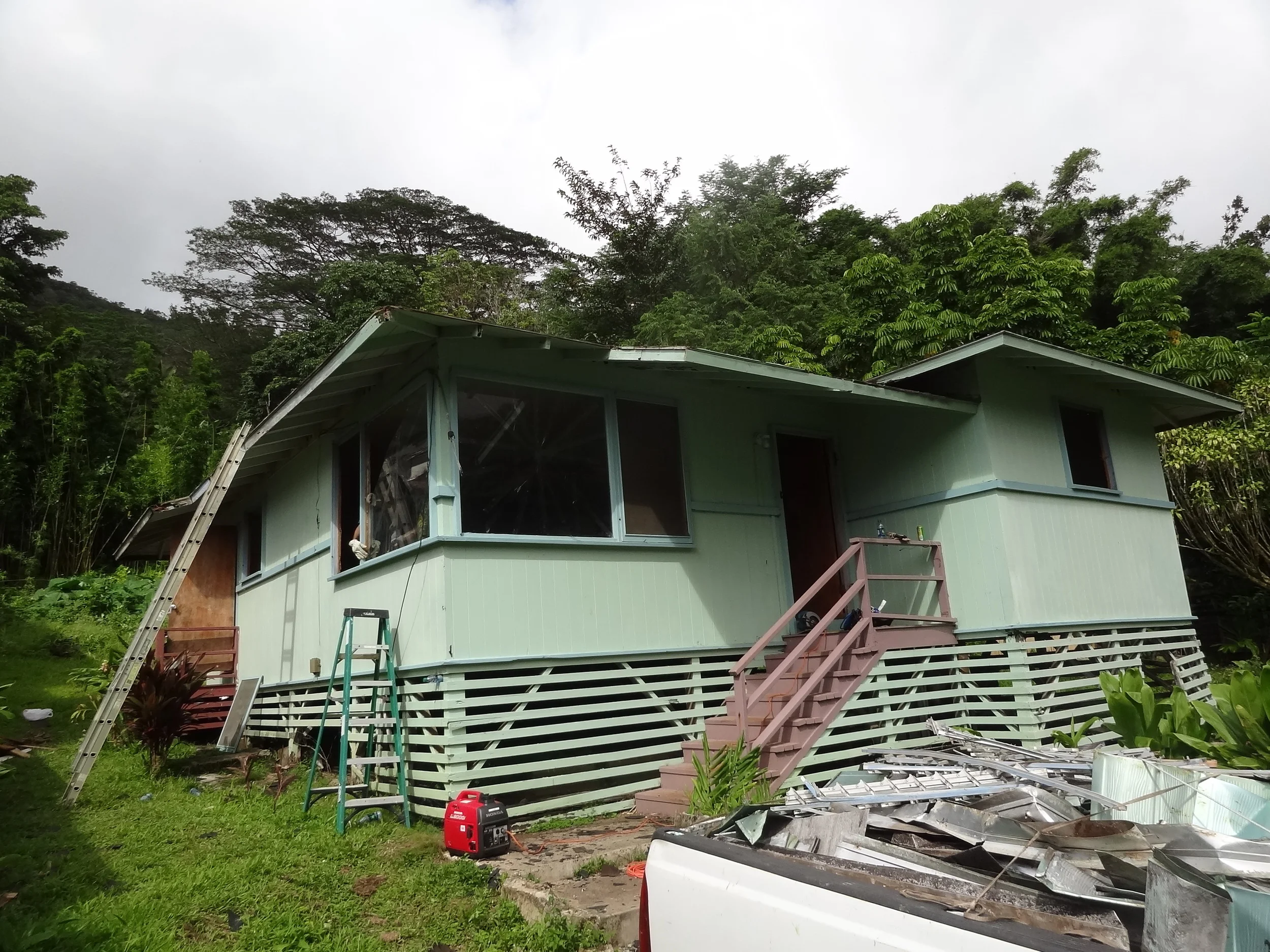 DECONSTRUCTION: Kalihi Valley House