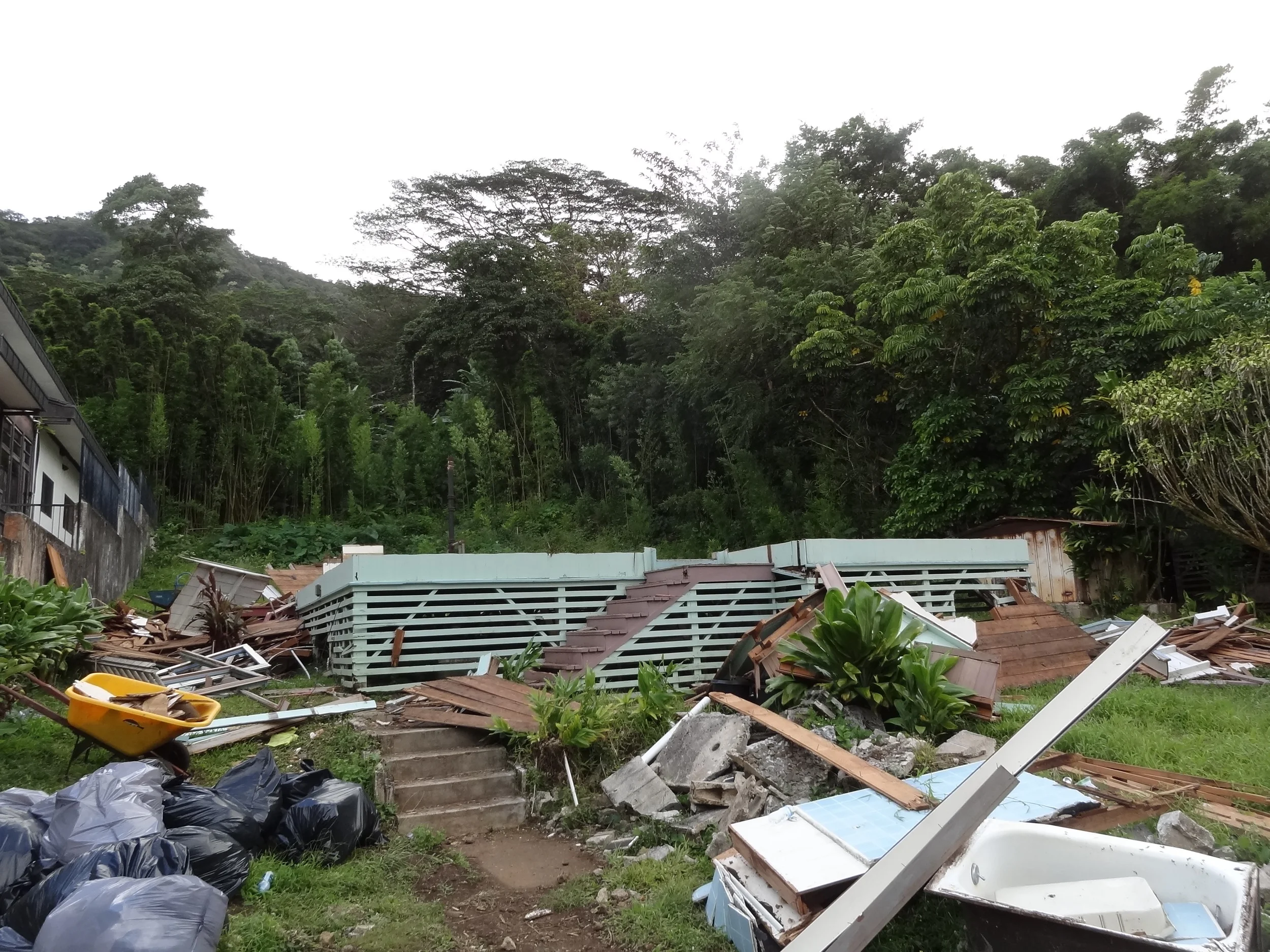 DECONSTRUCTION: Kalihi Valley House