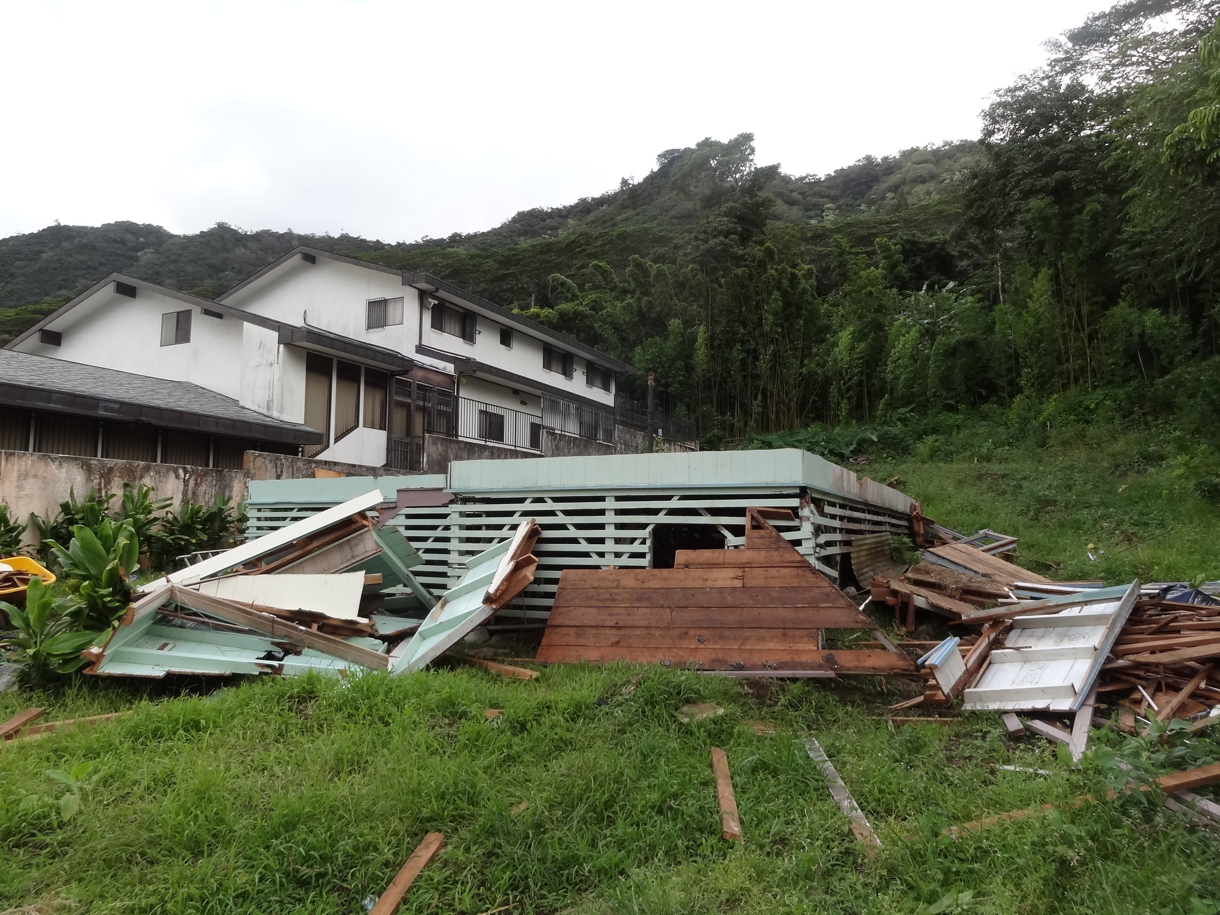 DECONSTRUCTION: Kalihi Valley House