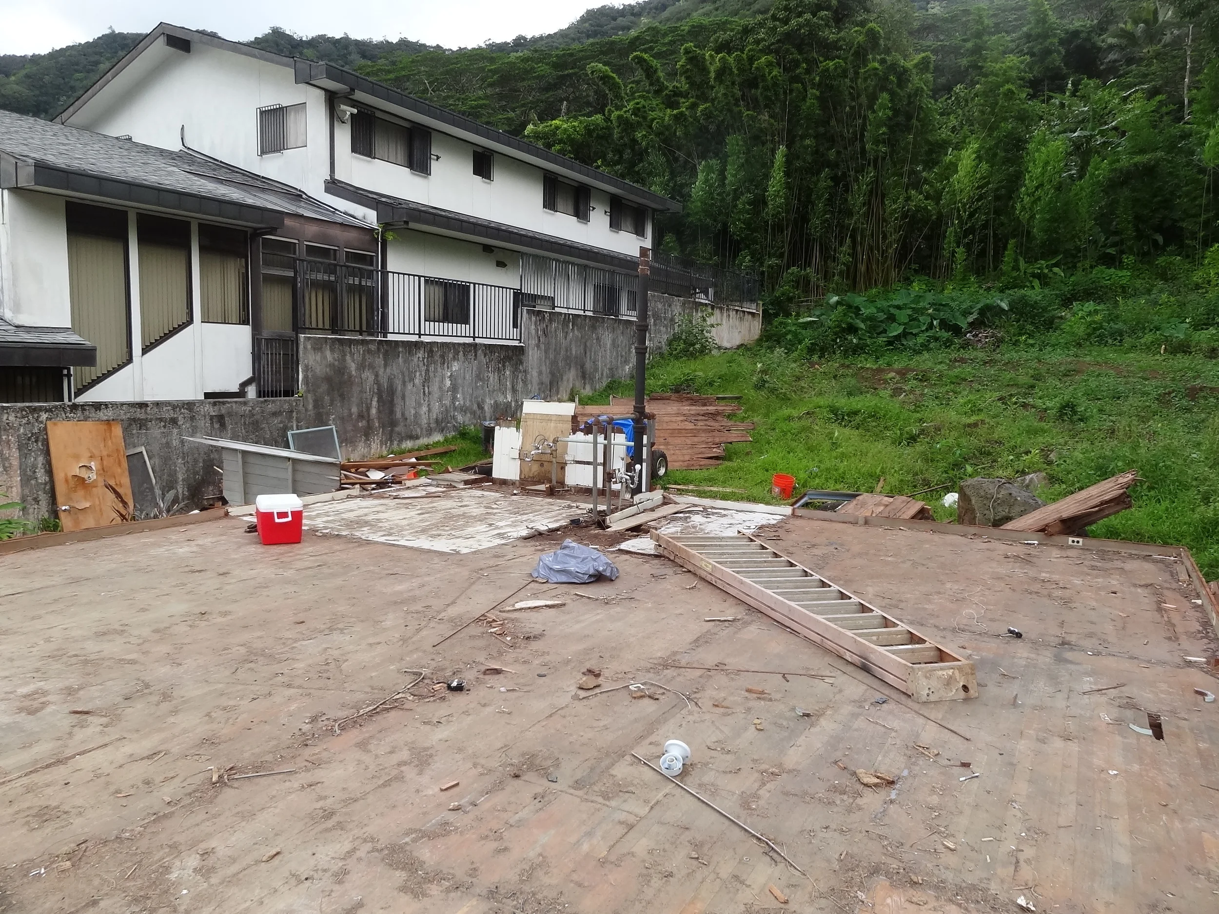 DECONSTRUCTION: Kalihi Valley House