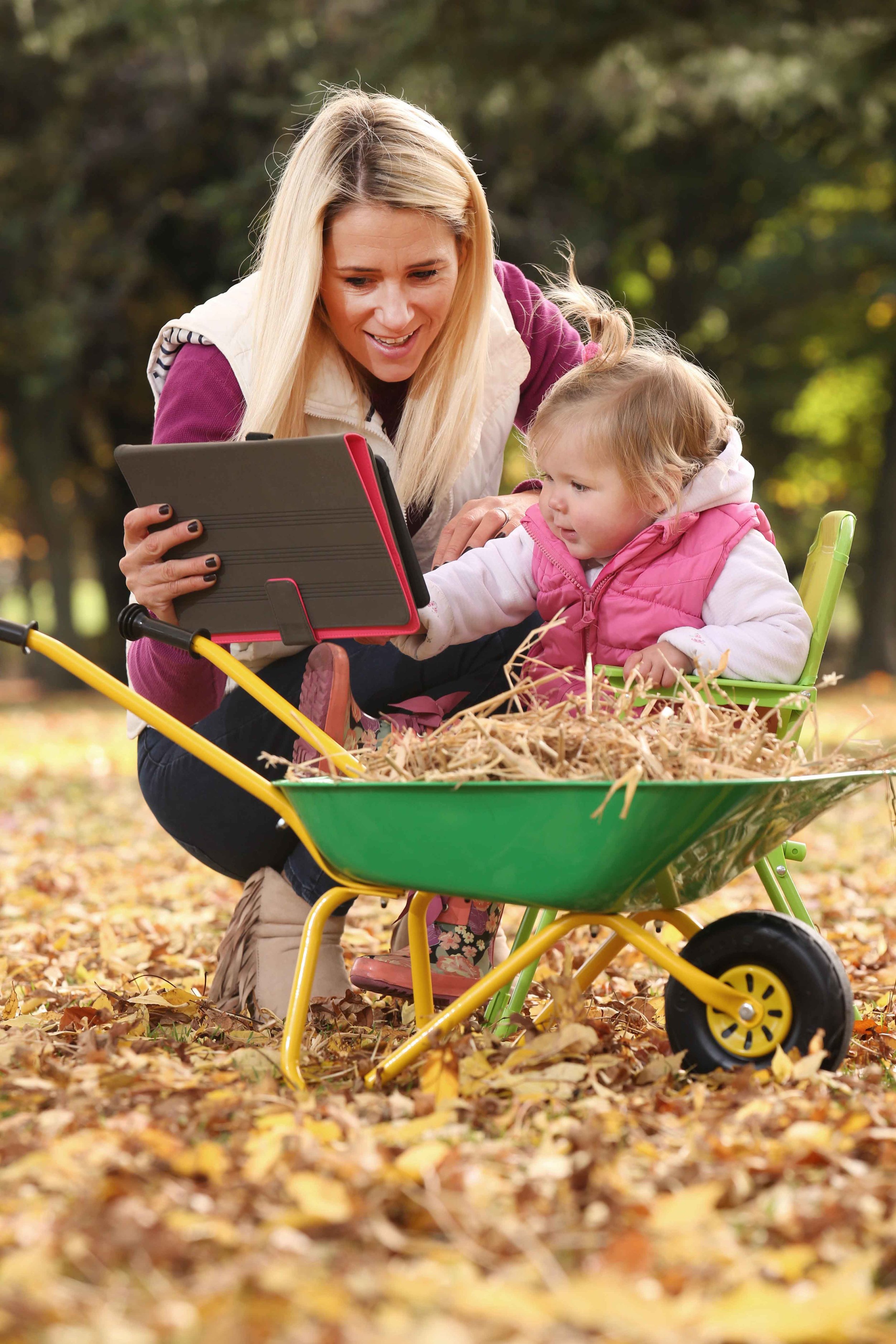  RTE Sports Broadcaster and Mother of 2, Evanne Ní Chuilinn and her daughter Peigí (15 months) launch a new mobile game developed by AgriKids to empower children to become farm safety ambassadors. At the launch, farm families were warned about the he