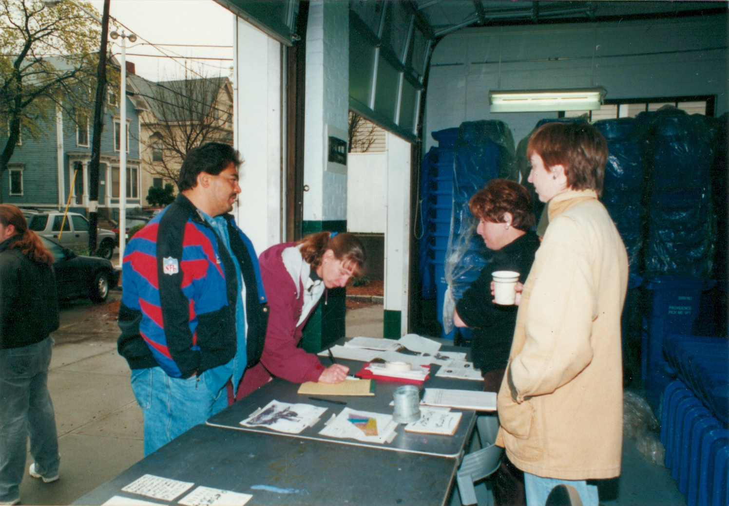  Education was crucial – residents received information sheets available in English, Spanish and Khmer with tips on how to keep rats at bay (2000) 