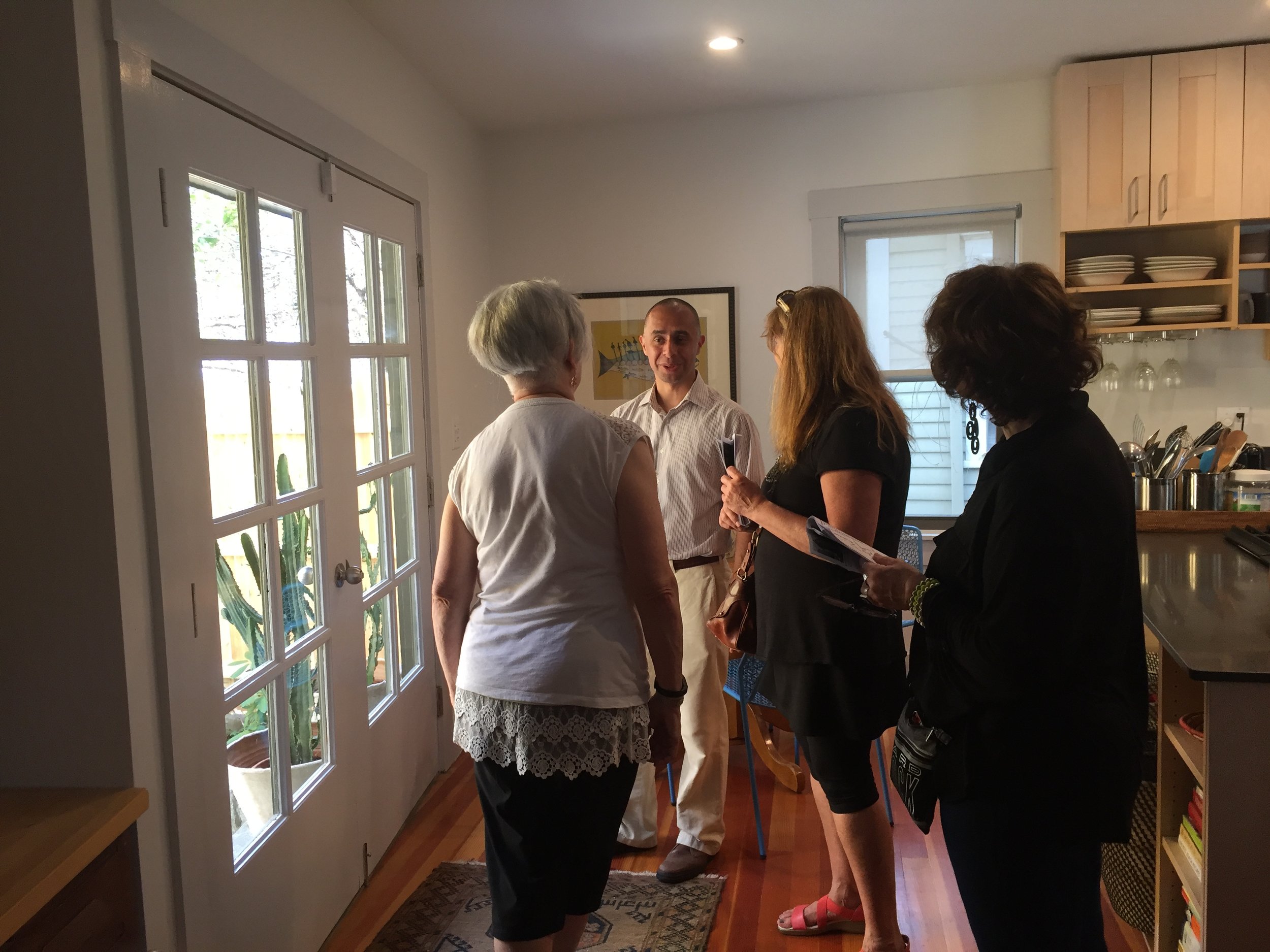  Mayor Jorge Elorza visits his former residence on Carpenter Street,&nbsp;and tells stories about this part of the neighborhood from "back-in-the-day."&nbsp; Photo by Kari Lang  