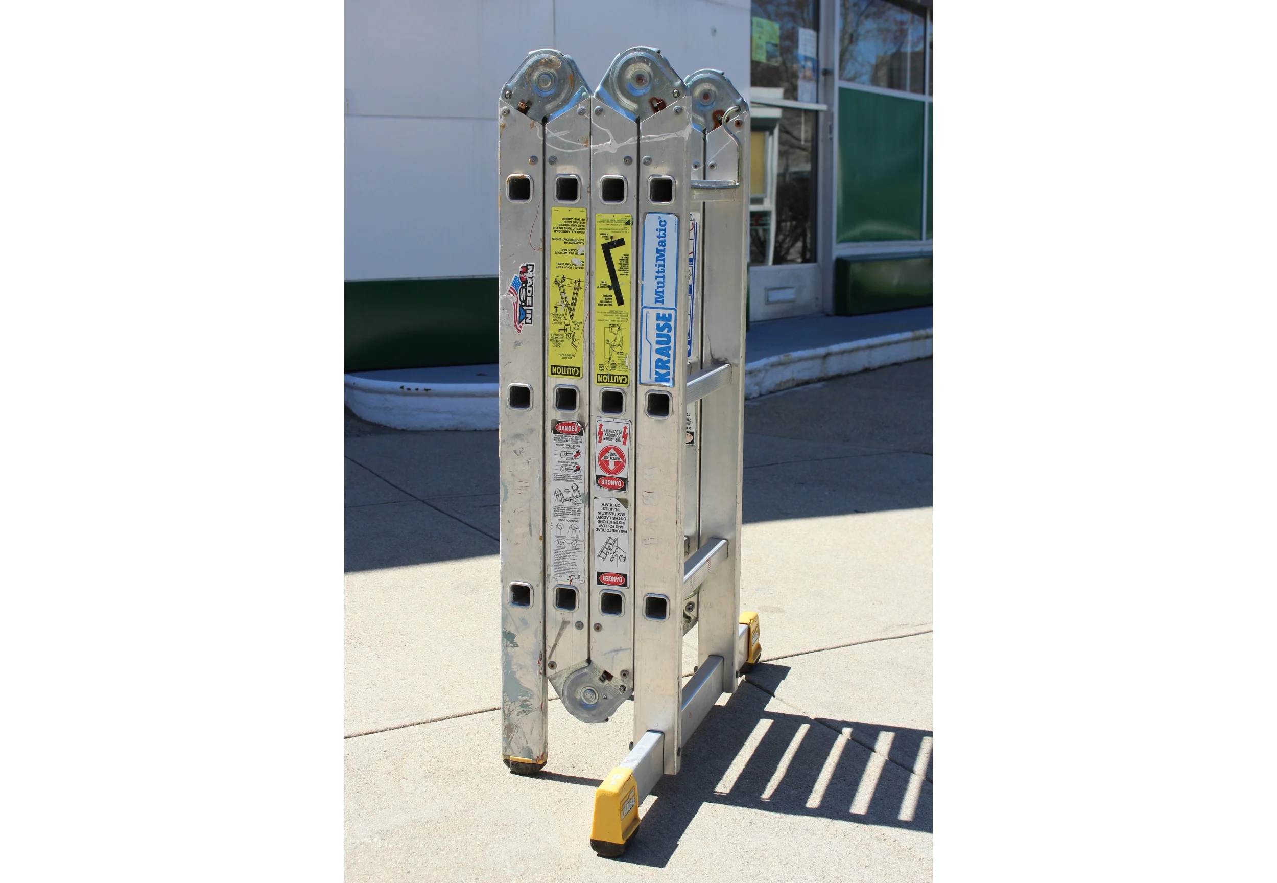 12' Folding Ladder