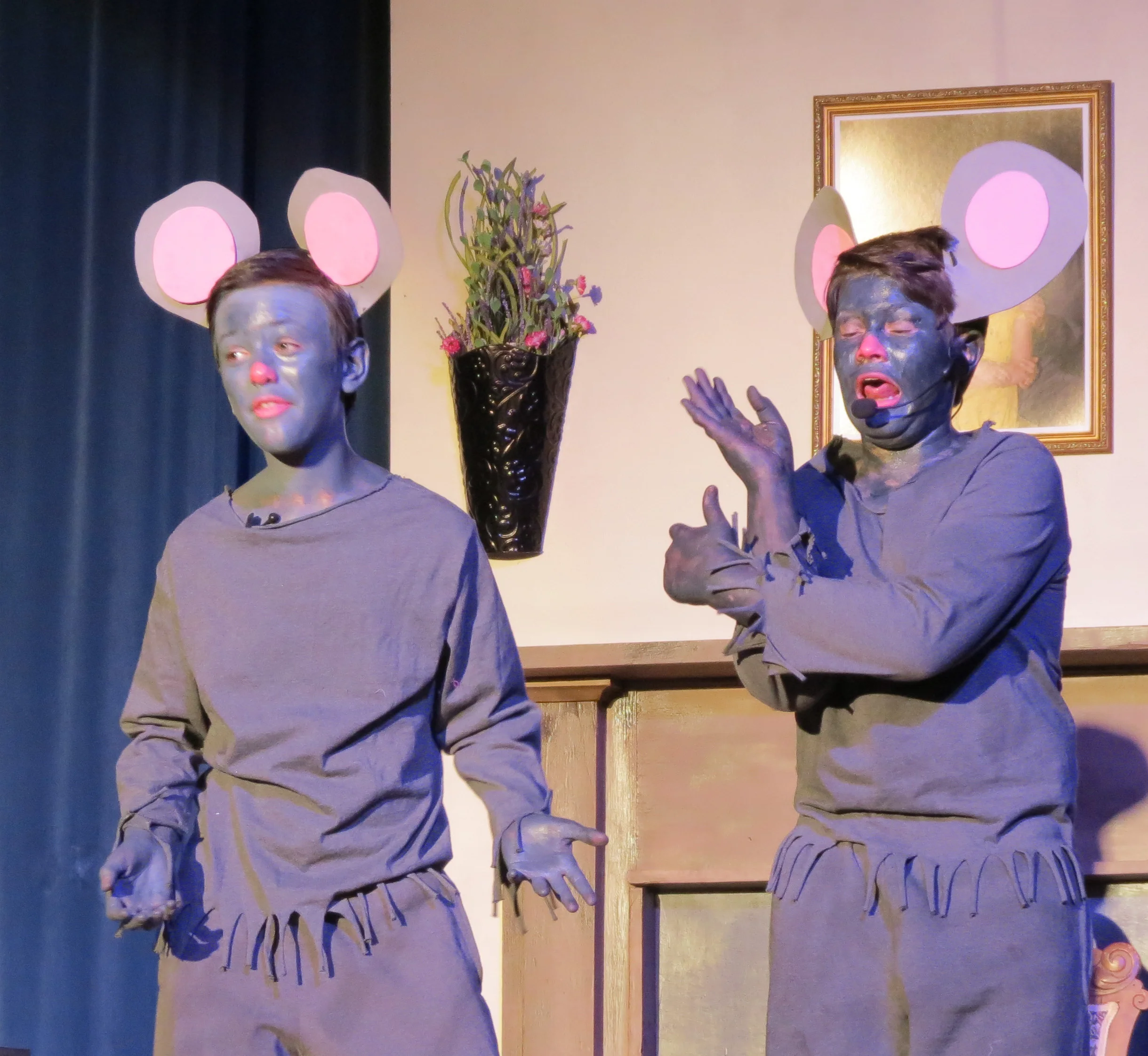 Mice singing.jpg
