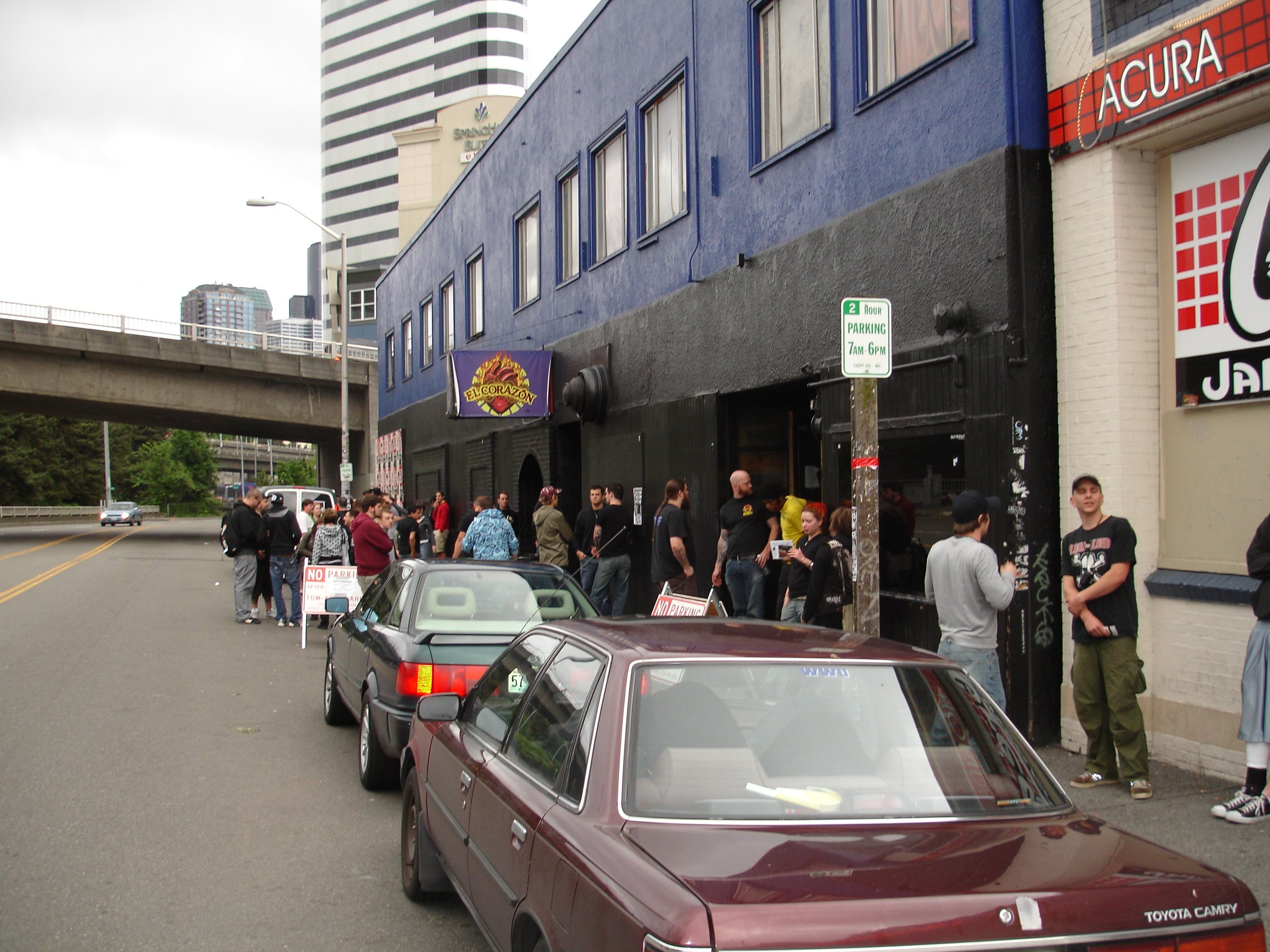 Line outside of Champion's final show. Photo by Chris Wrenn