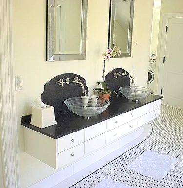 Bathroom1_687.jpg