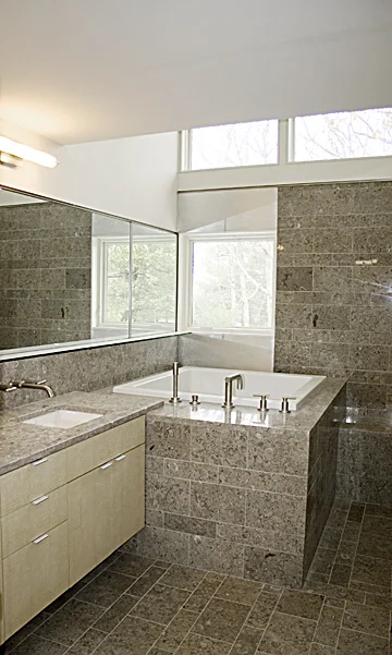 Bathroom5b_679.jpg