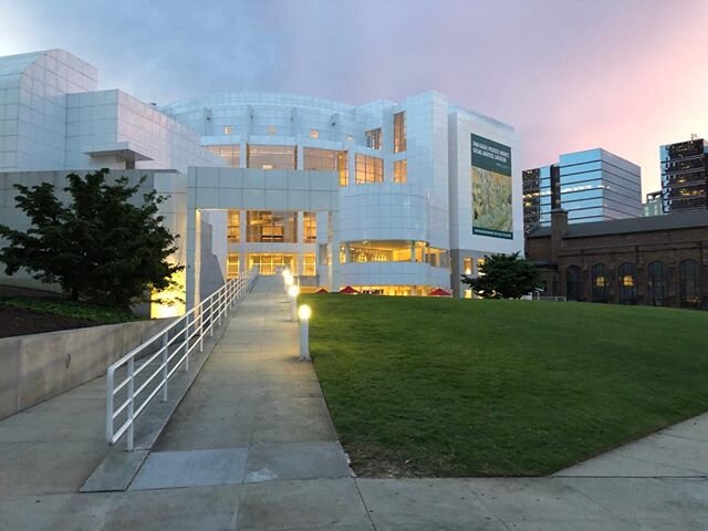 The High Museum at sunset. The white squares as building blocks are a signature of architect Richard Meier.