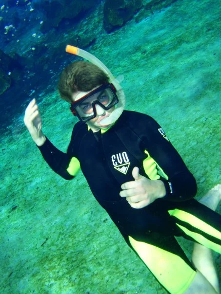  Snorkeling in the spring waters of Flordia, USA. 