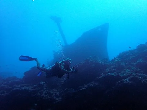 Diving on an artificial shipwreck in Rabaul, Papua New Guinea 