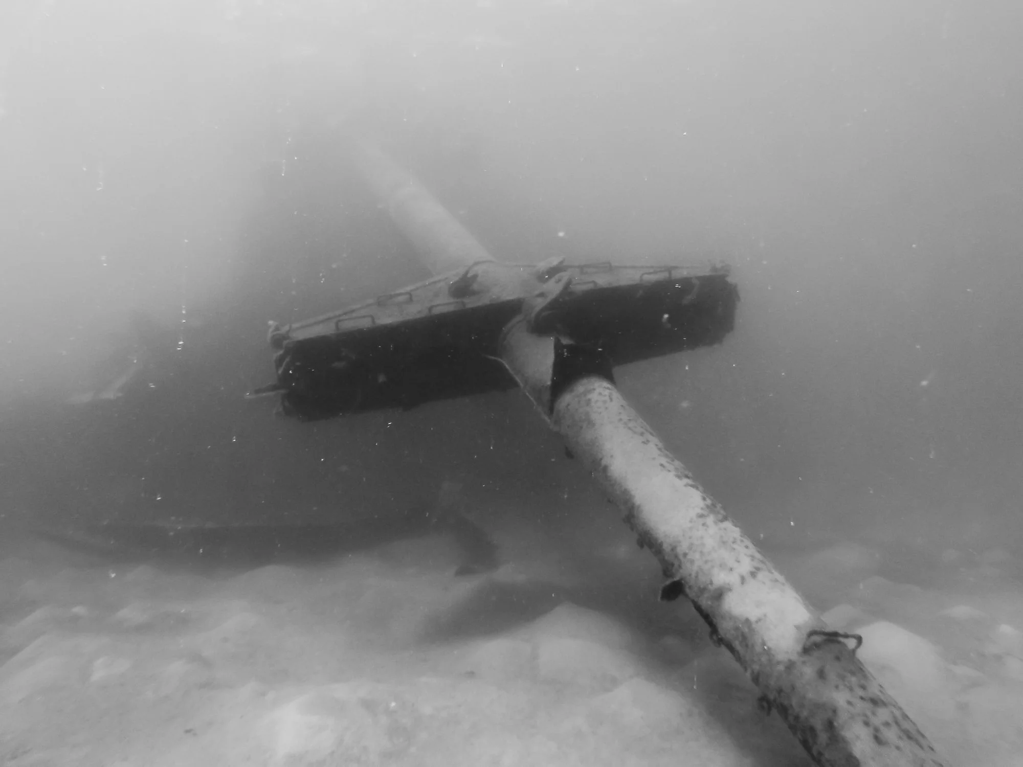 The other service mast has fallen in the past two decades as a result of the shipwreck slowly decaying over time