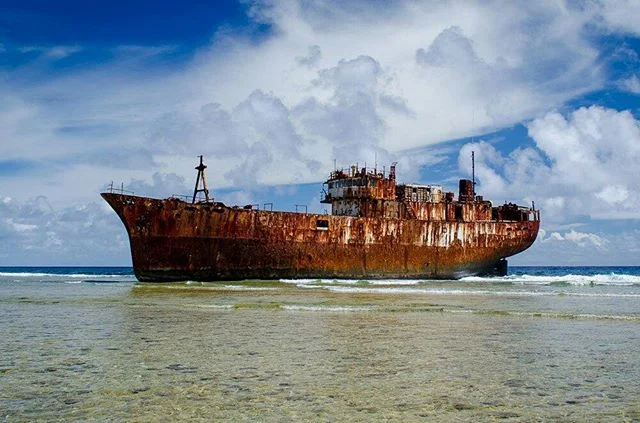 New article live now!  Contributing author Ben Sellers takes us on a journey in the Marshall  Islands exploring a long-forgotten shipwreck and the mysteries it holds within! 🏝⠀
⠀
Rust and Exploration - http://buff.ly/2p39MlU⠀
⠀
#nudiscover #shipwrec