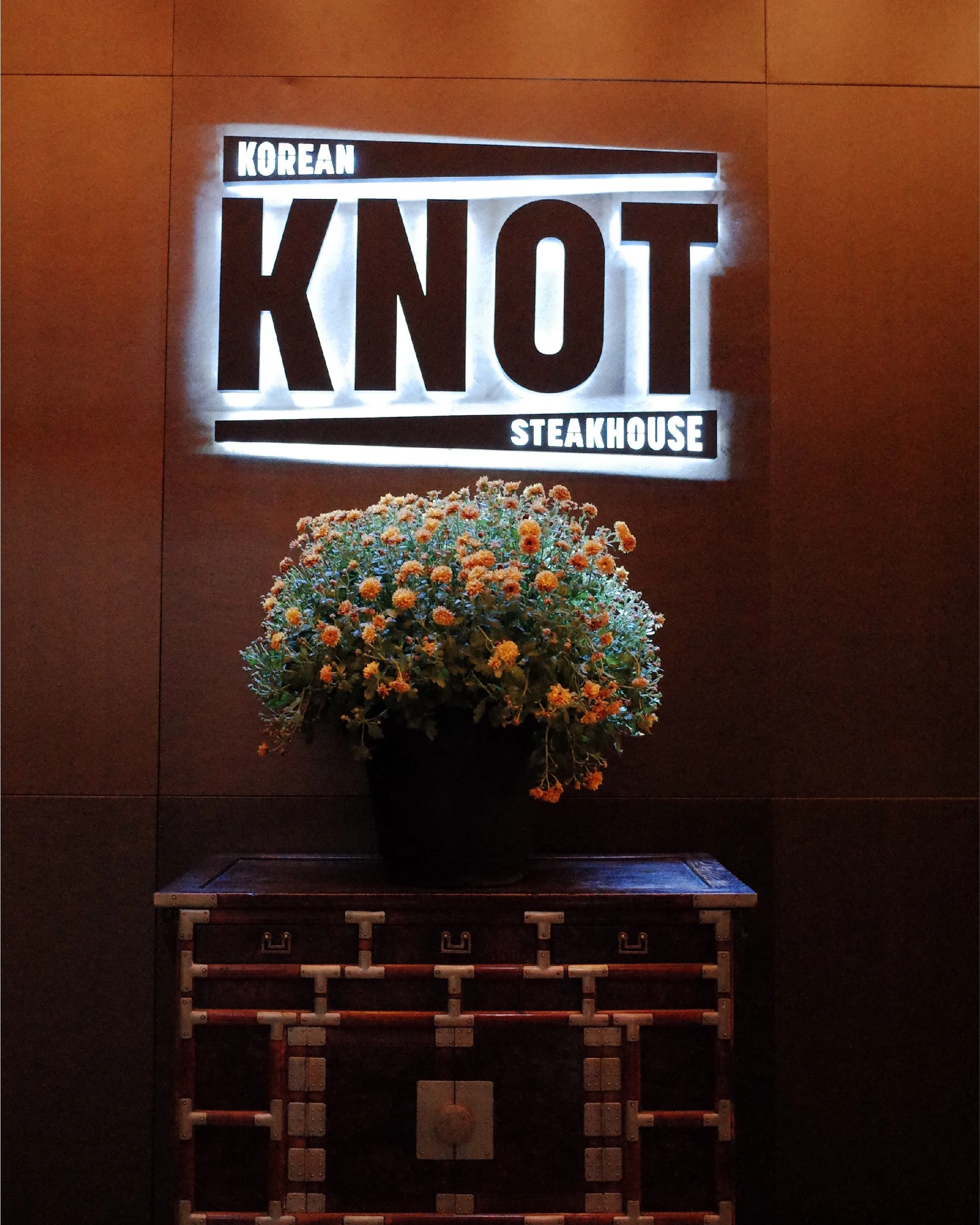 KNOT_STEAKHOUSE_01-03.jpg