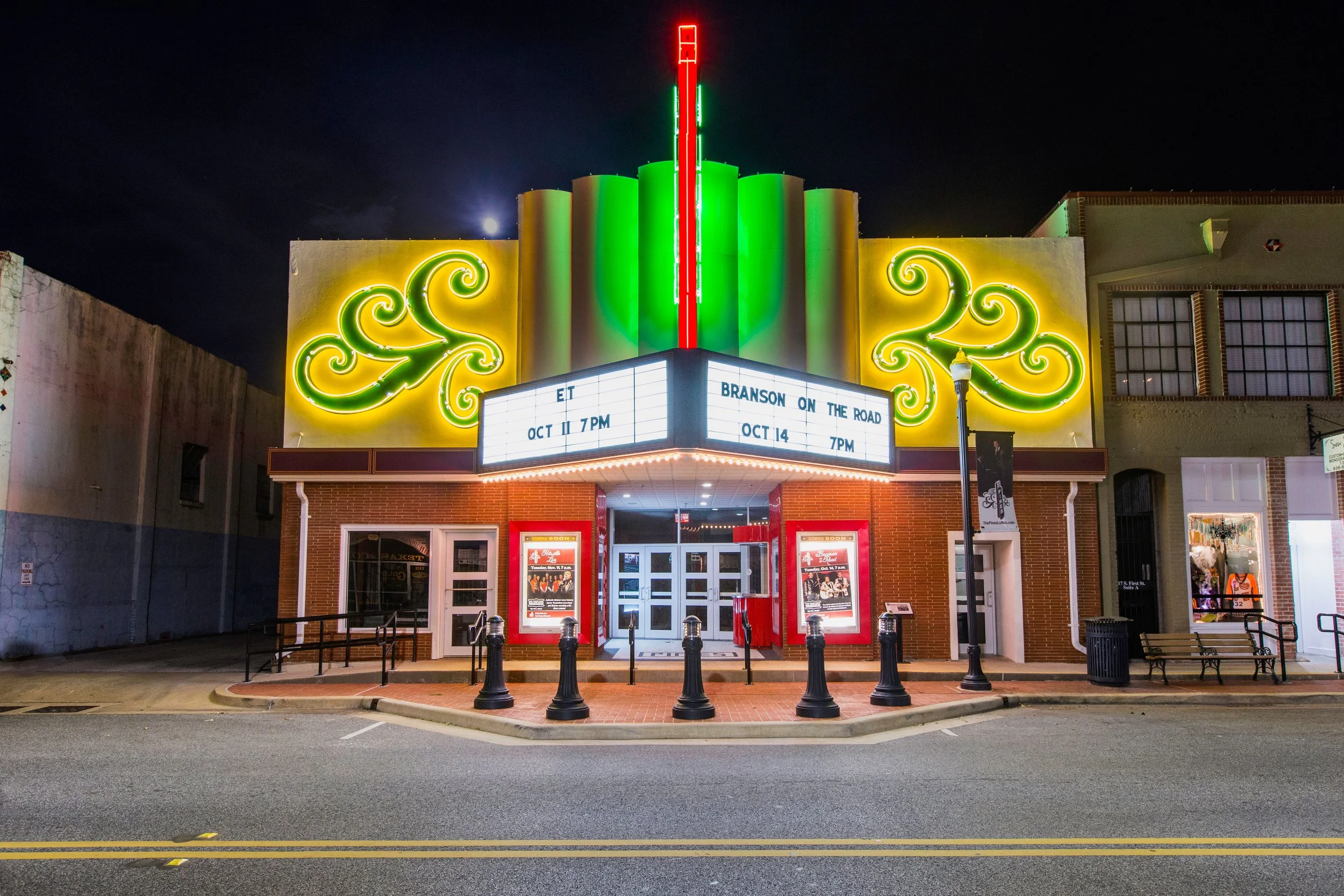 Pines_Theater_02.jpg