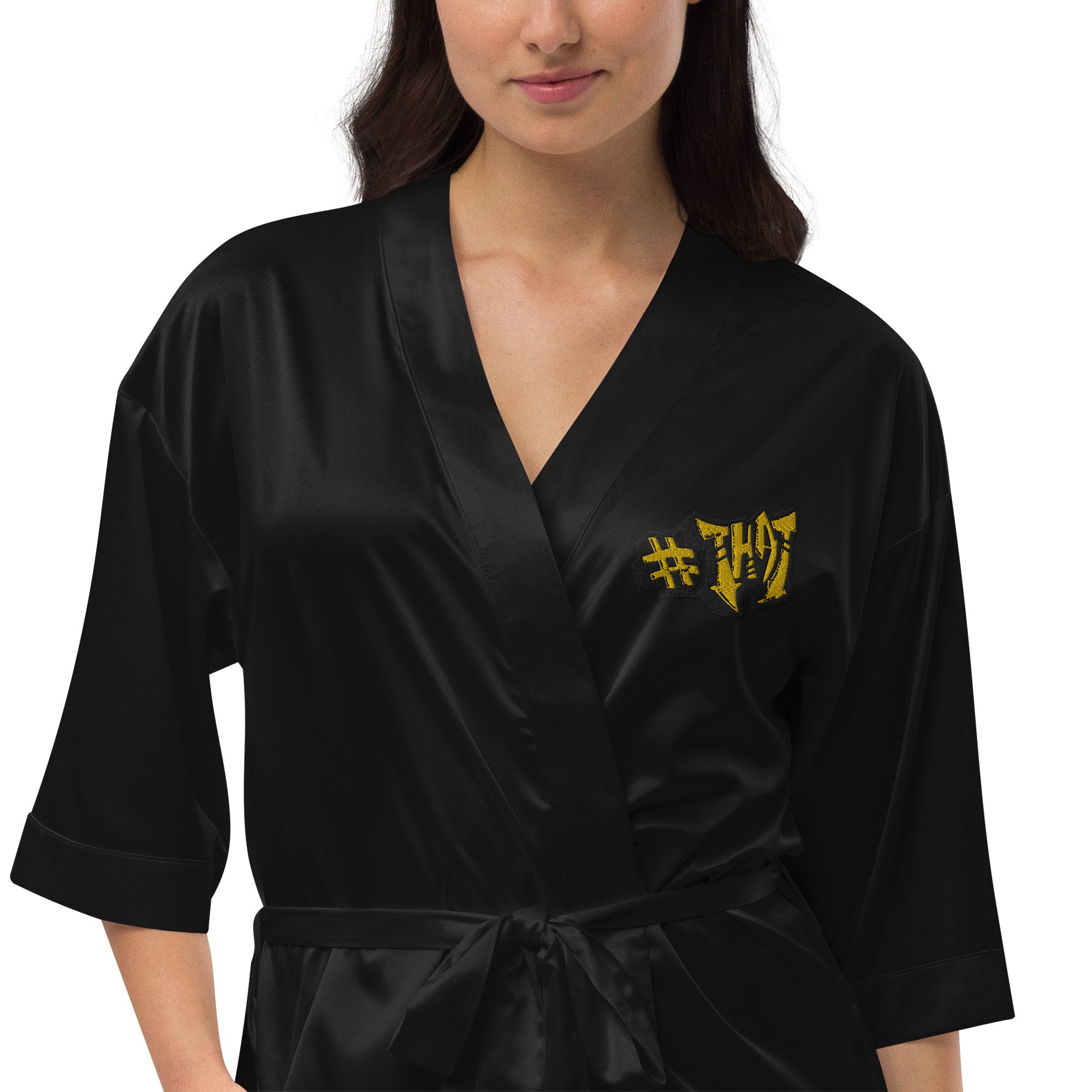 satin-robe-black-zoomed-in-2-6464528a9ef53.jpg