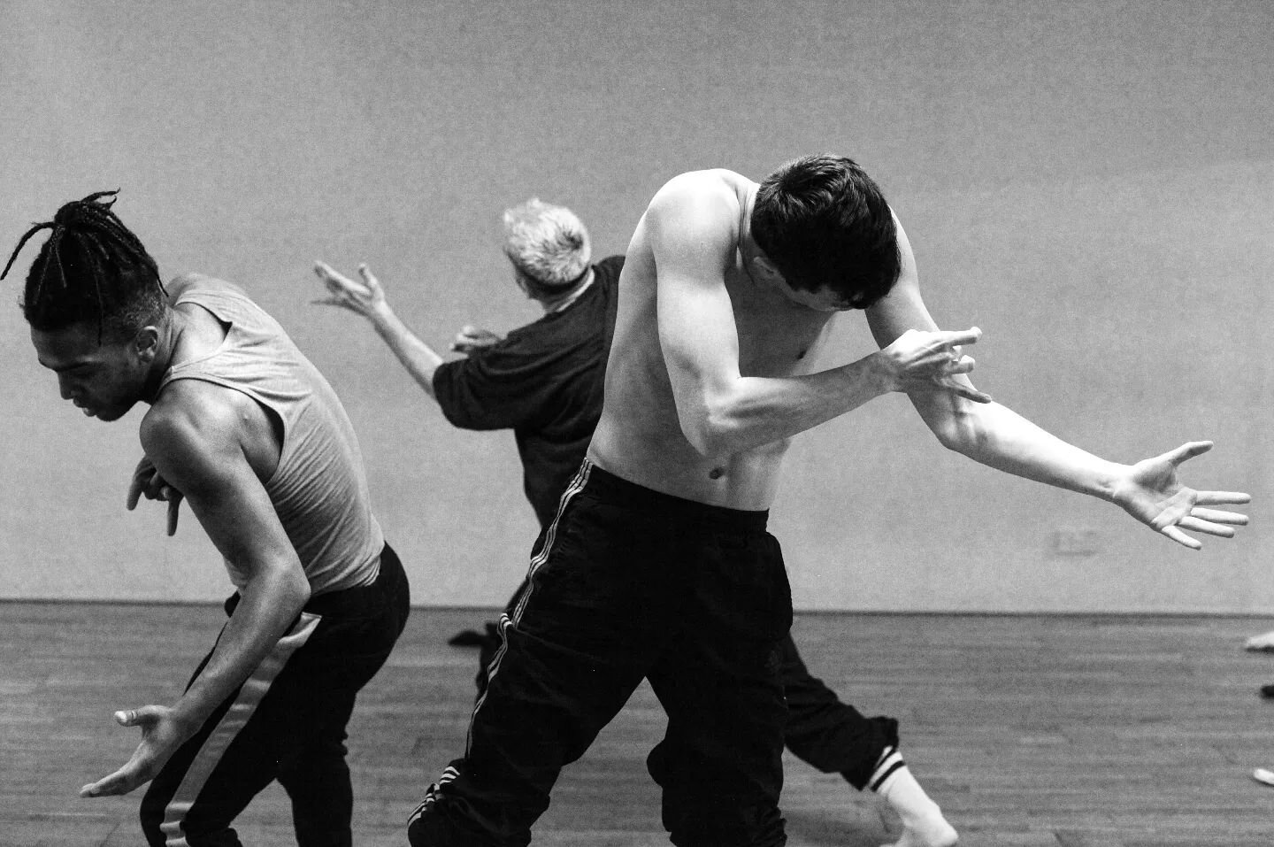 'An absorbing interrogation of the male gender' - Graham Watts (Dancing Times)

Image from rehearsals for @bhybriddance
theatre production 'Masc 4 Marginalisation'.

📸 - @noelshelly1
Choreo- @itsbriangillespie
Dancers - @just_dak_ @jamessydneyrobert