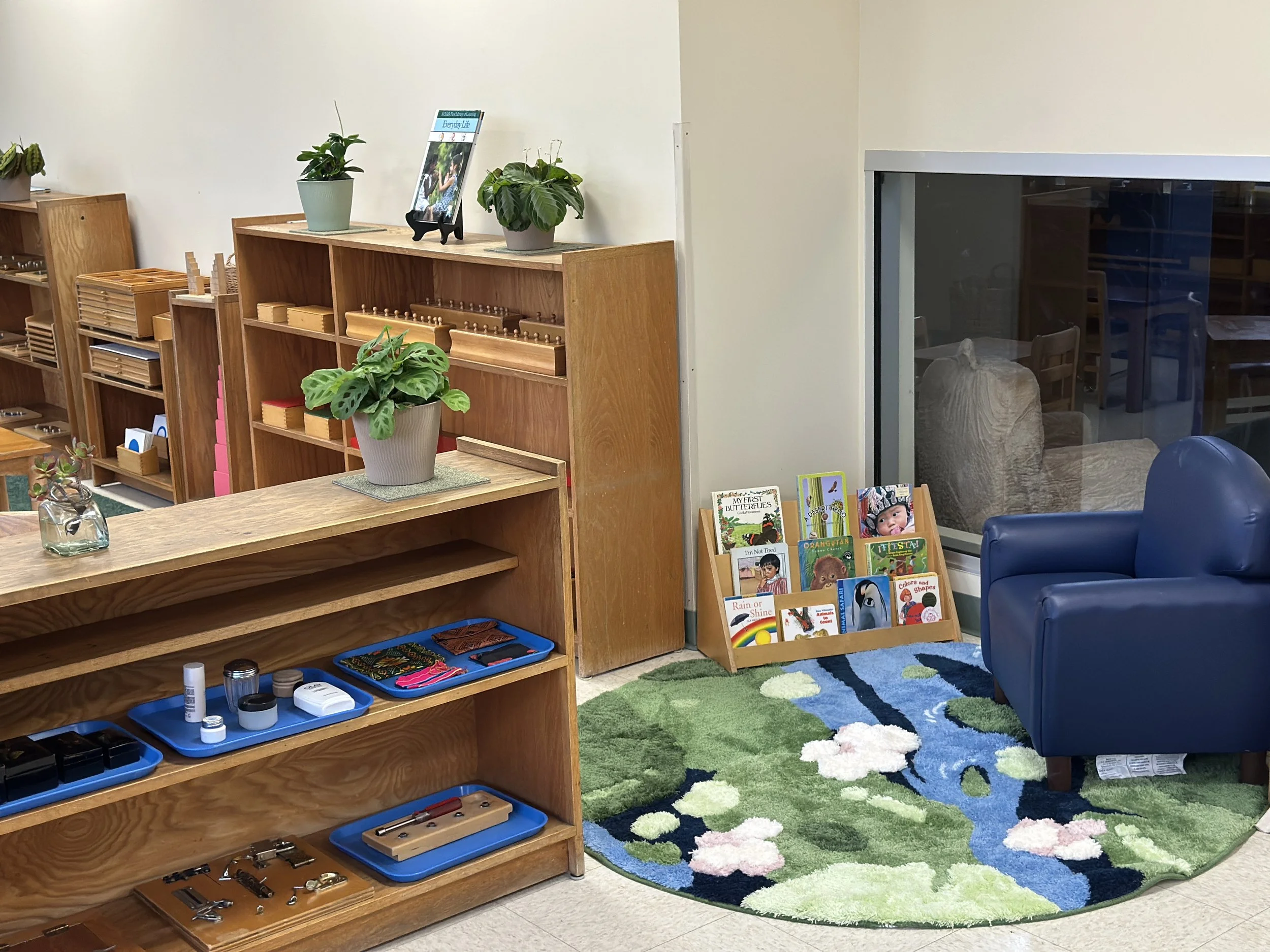 Montessori-Childrens-Center-San-Francisco-Classroom-2-Photo-2.JPG