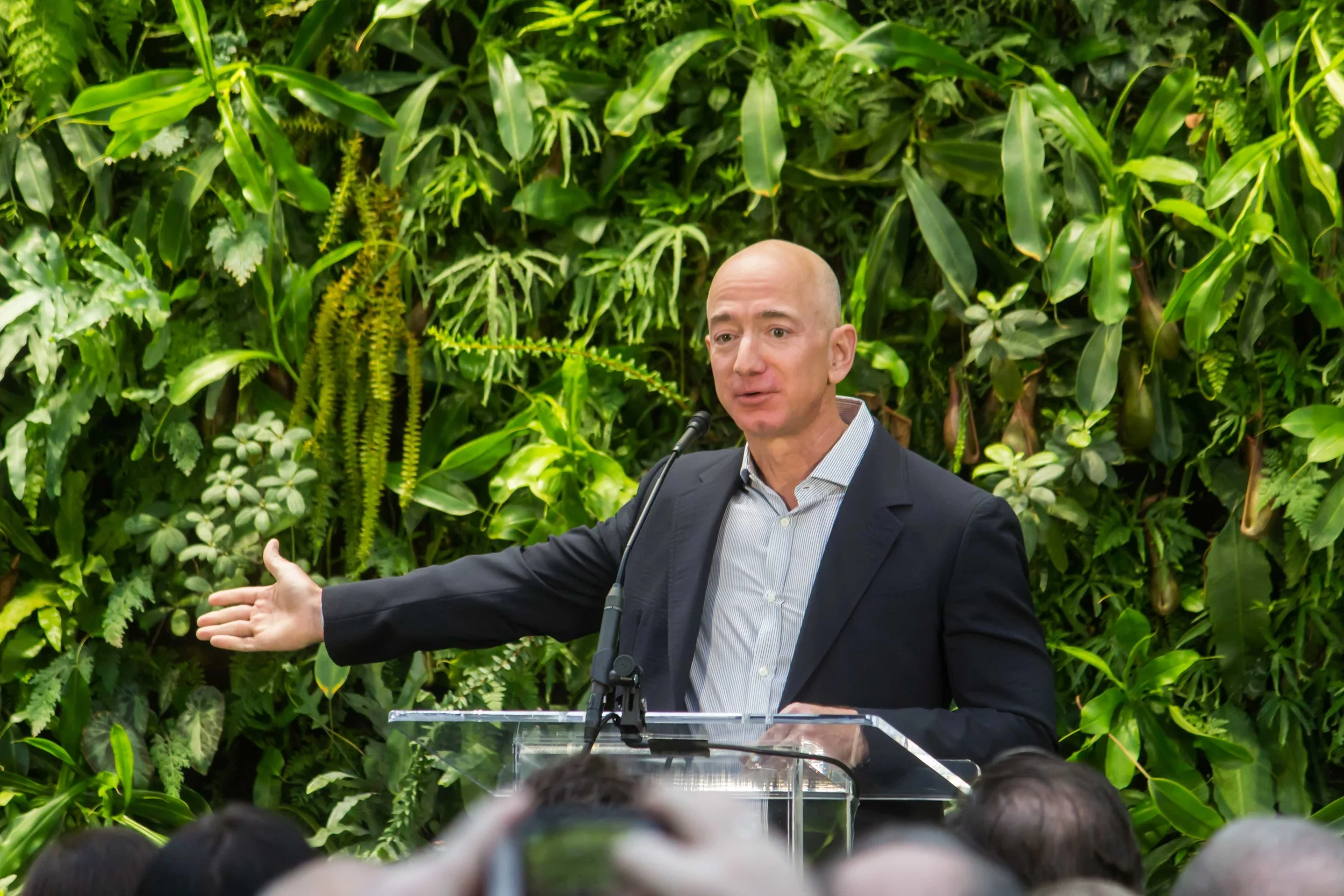 bezos.jpeg