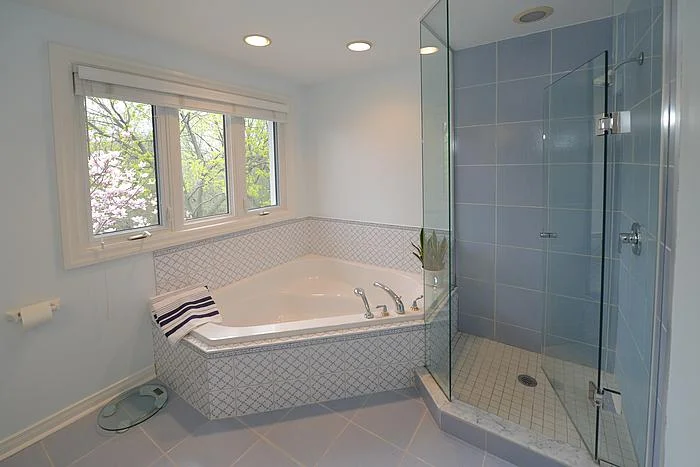 masterbathroom1_700.jpg