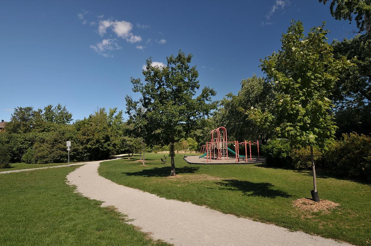 1359_white_oaks_810_MLS_HID1019461_ROOMwalkingpath.jpg