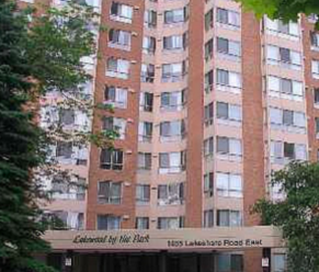 SOLD | 1485 Lakeshore Rd | Mississauga Perfect Pied A Terre for Snowbirds! Overlooks a park, close to golf, spacious!