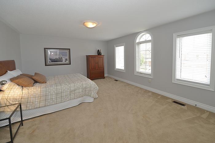 bedroom2_700.jpg